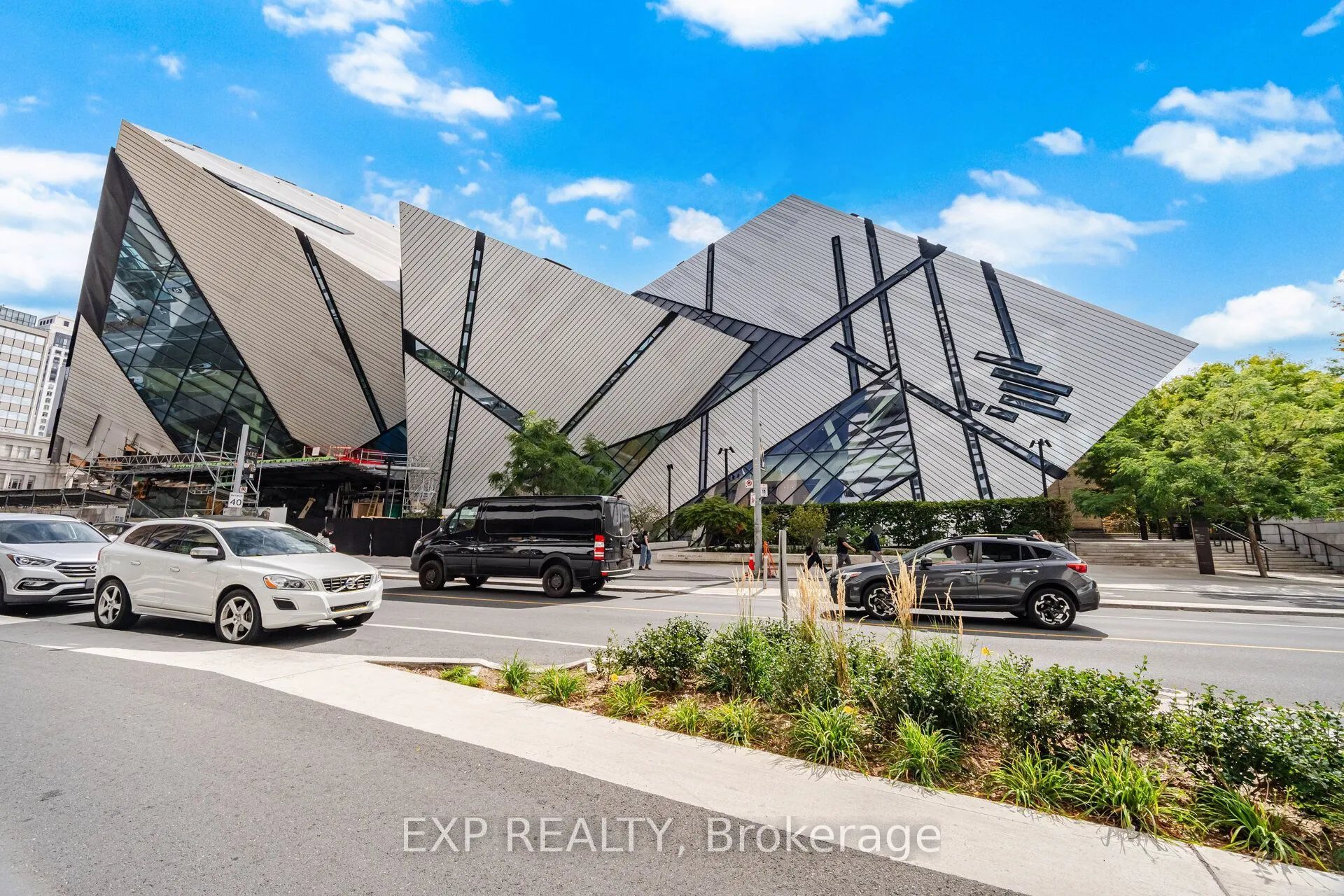 200 Bloor Street W #2505