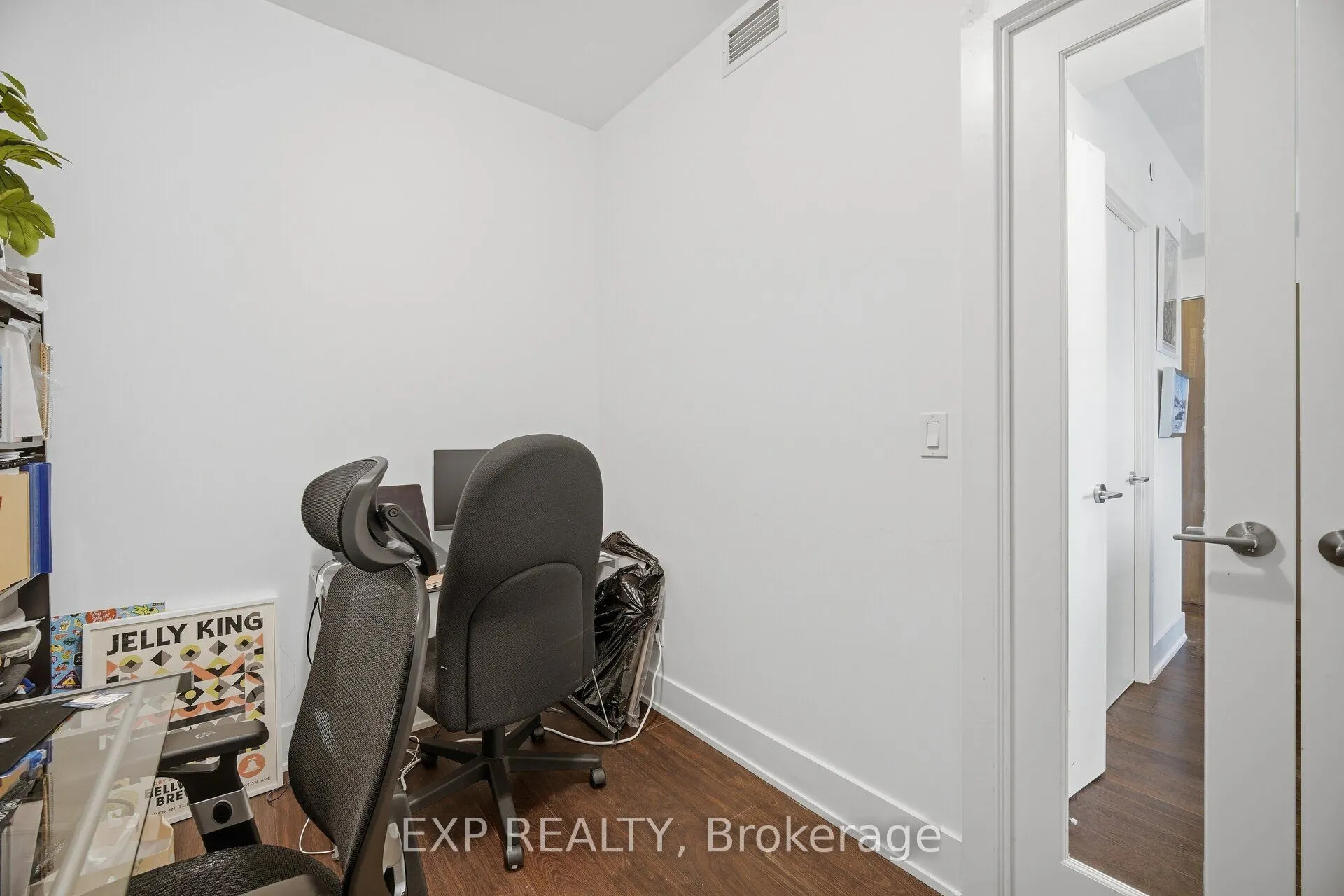 200 Bloor Street W #2505