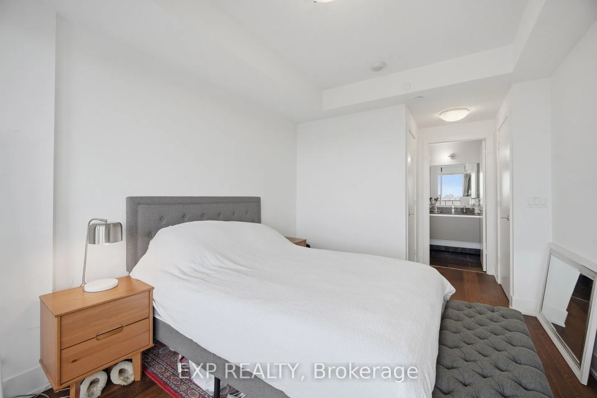 200 Bloor Street W #2505