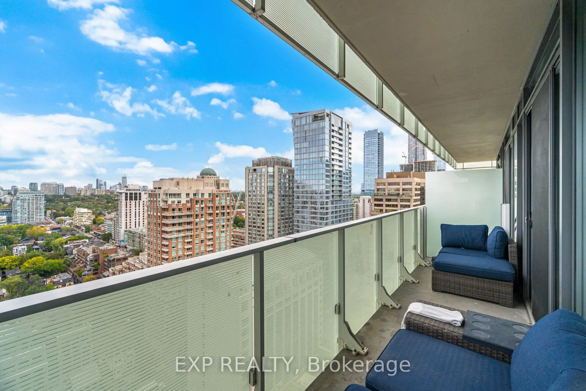 200 Bloor Street W #2505