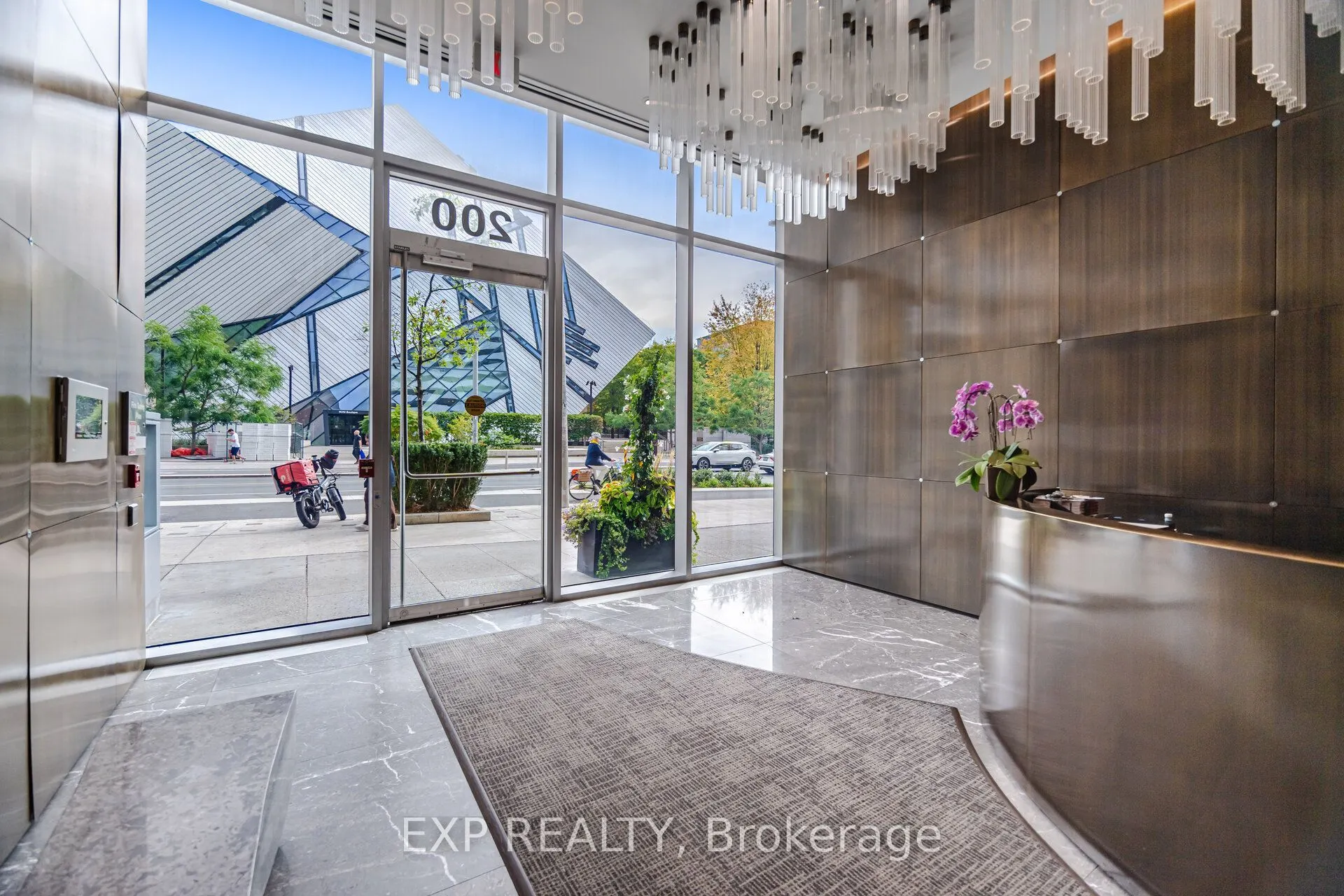 200 Bloor Street W #2505