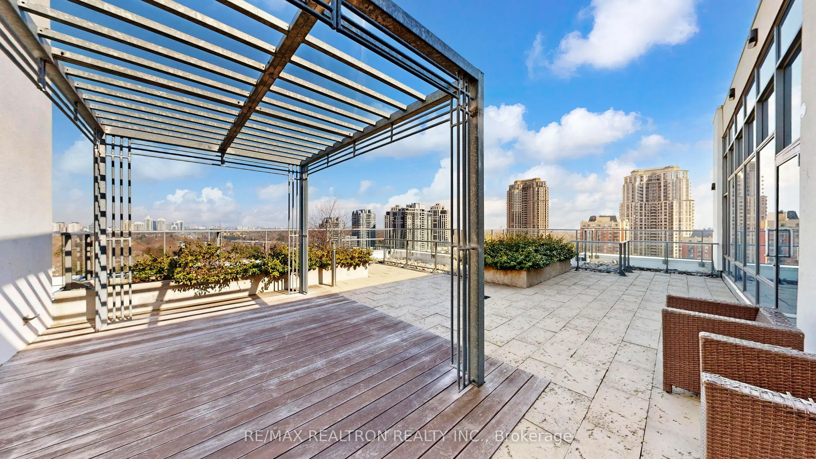 28 Avondale Avenue #1102