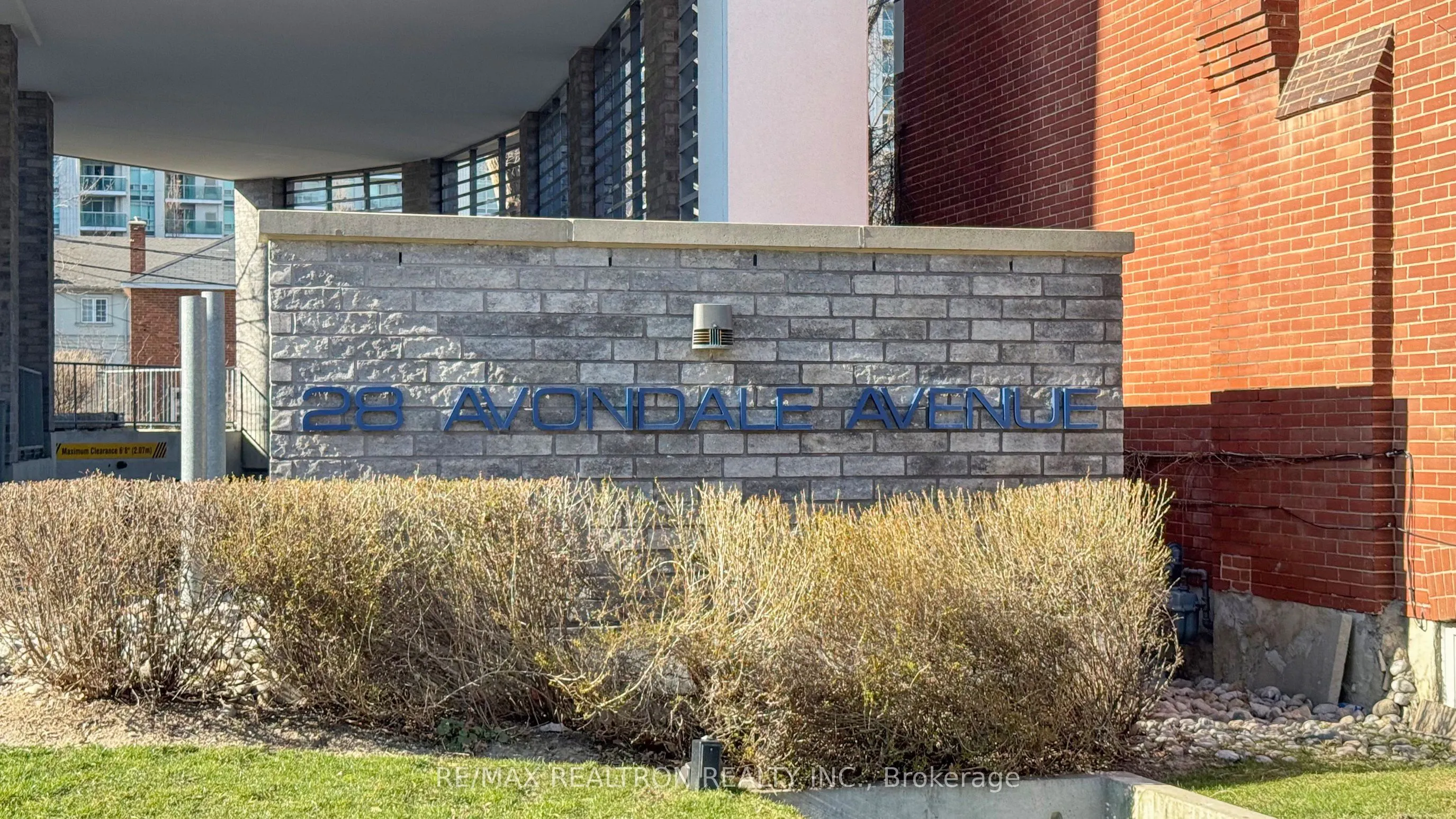 28 Avondale Avenue #1102