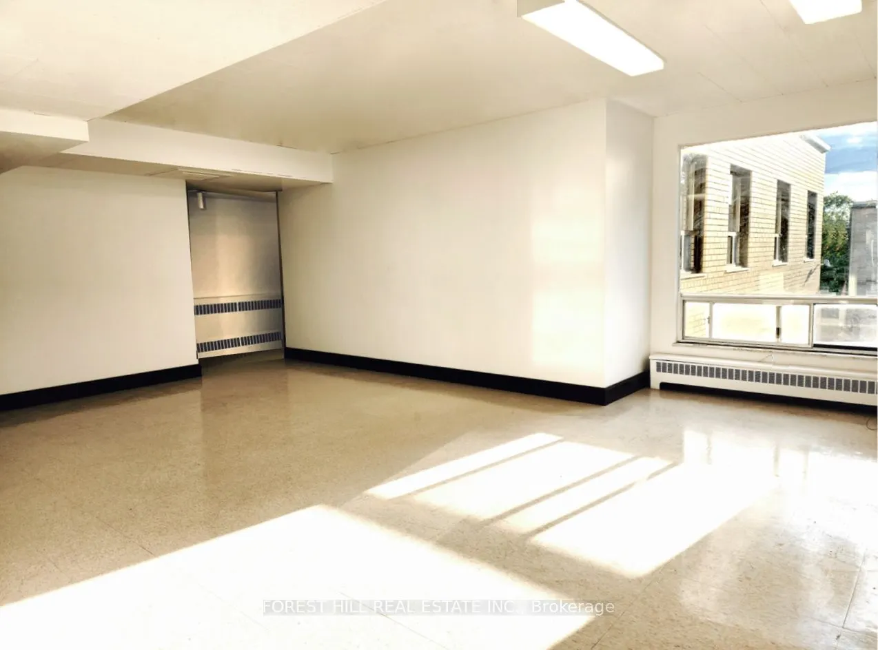 226 Bathurst Street #300