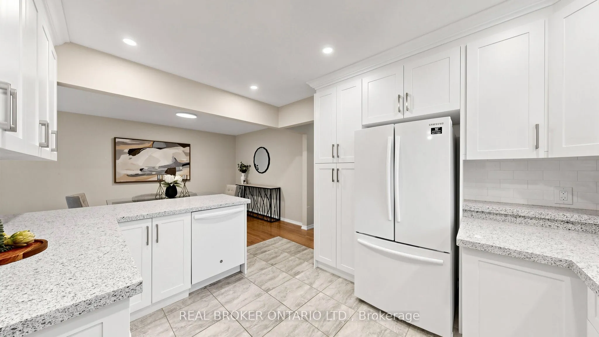 32 Cairnside Crescent