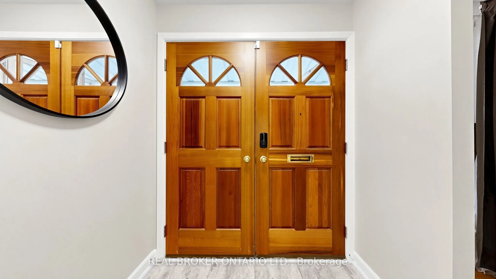 32 Cairnside Crescent