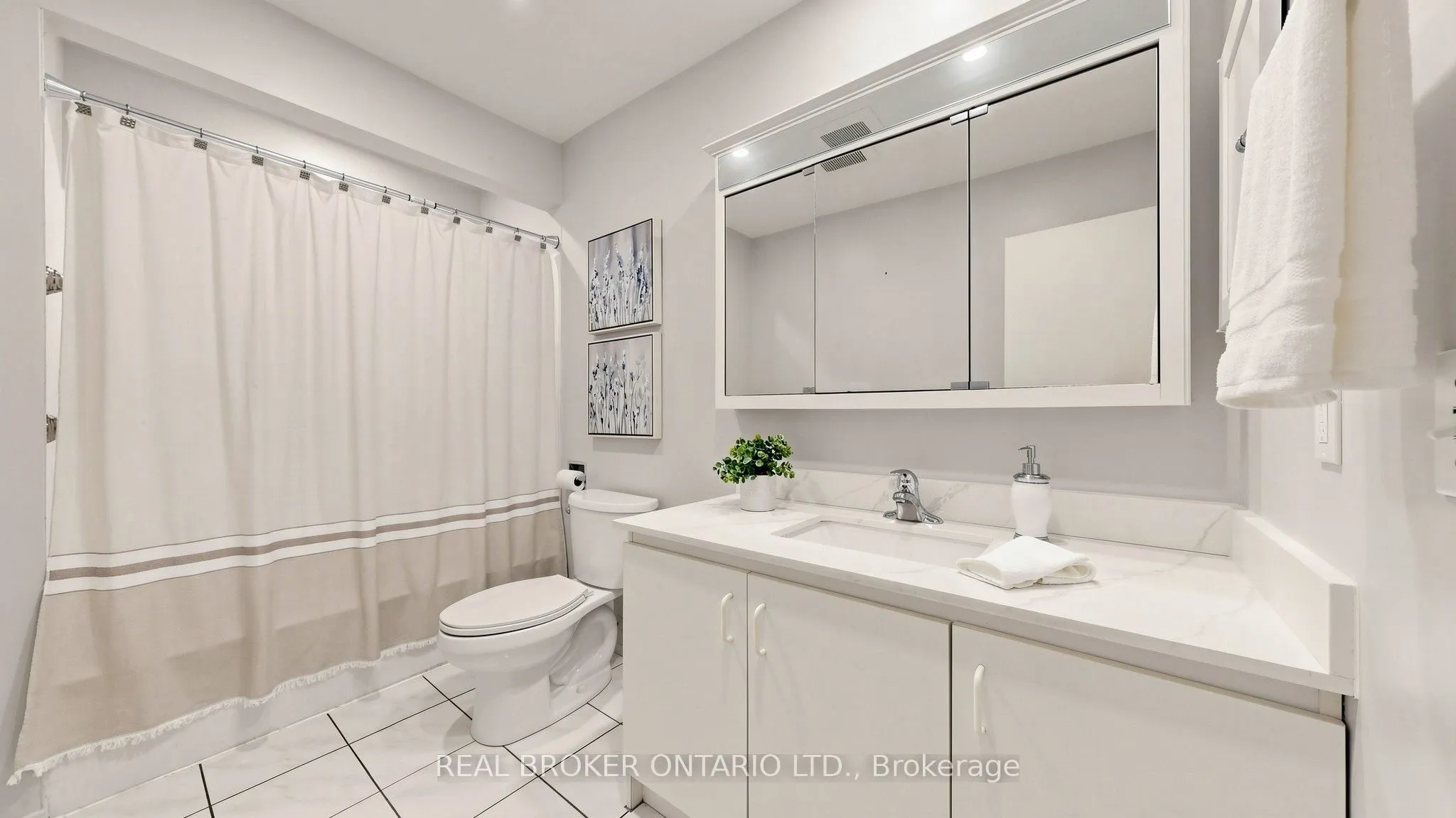 32 Cairnside Crescent