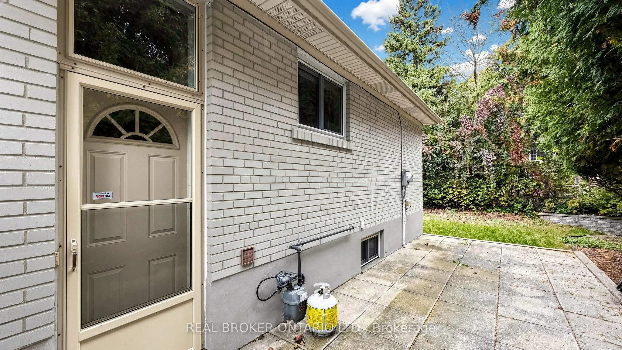 32 Cairnside Crescent