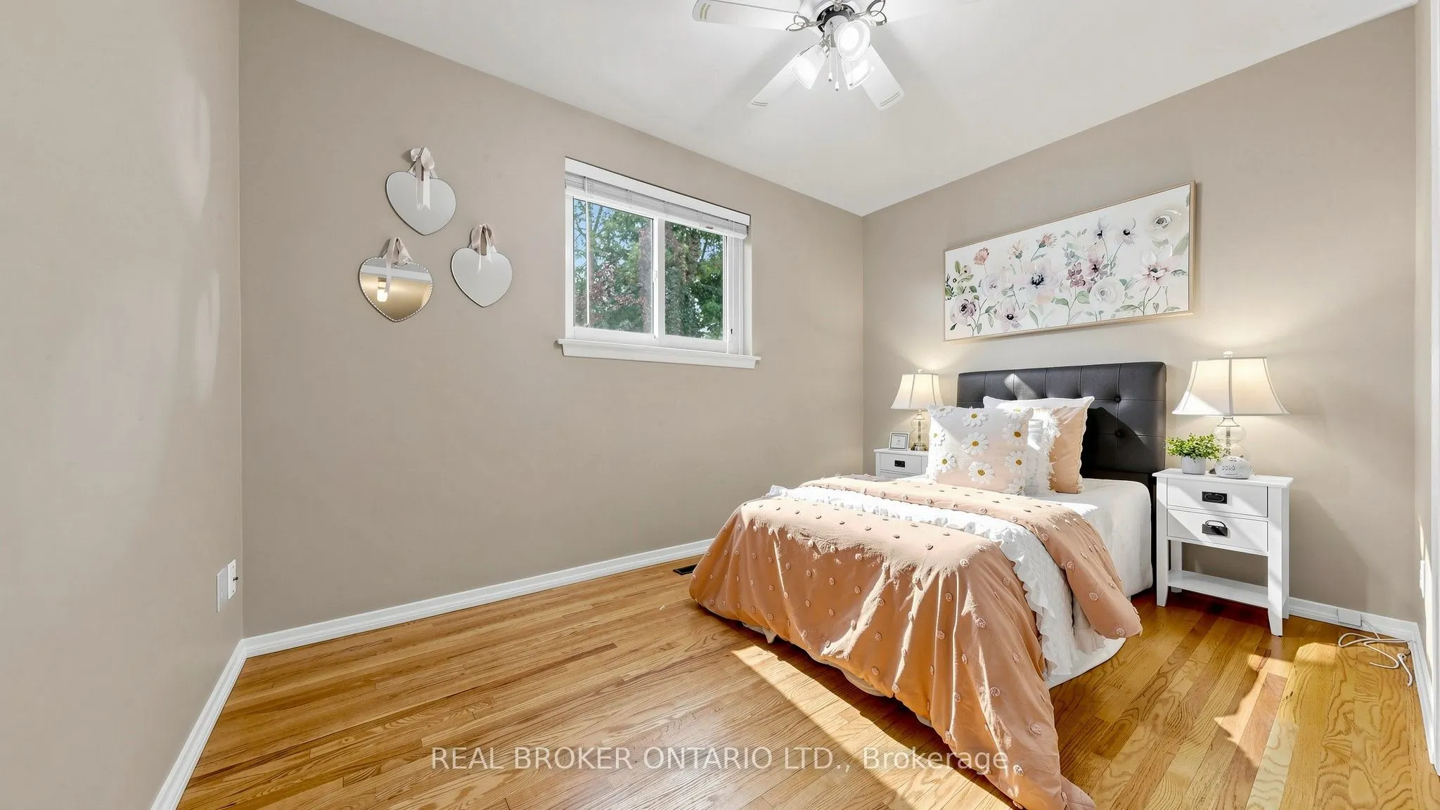 32 Cairnside Crescent