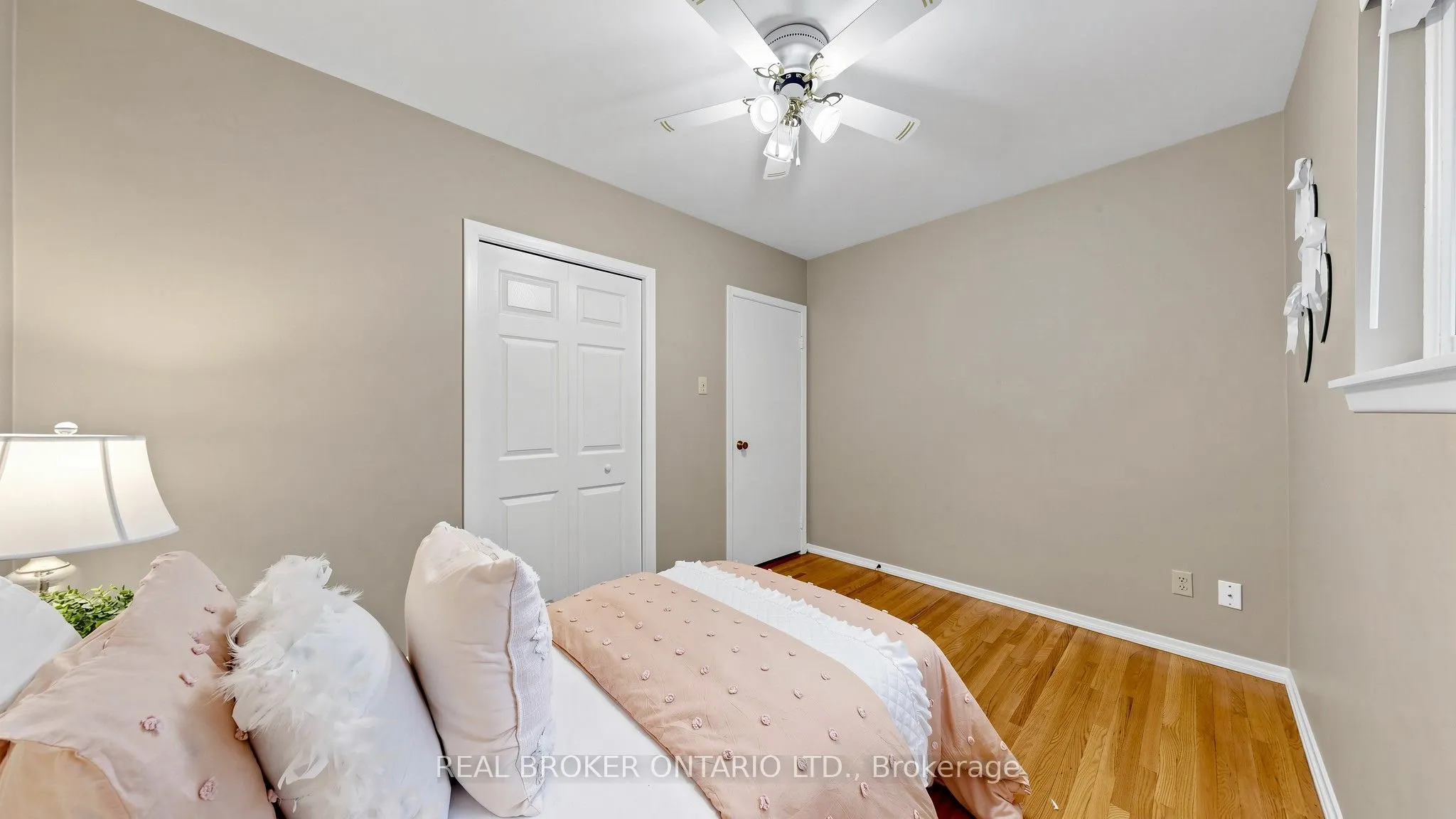 32 Cairnside Crescent