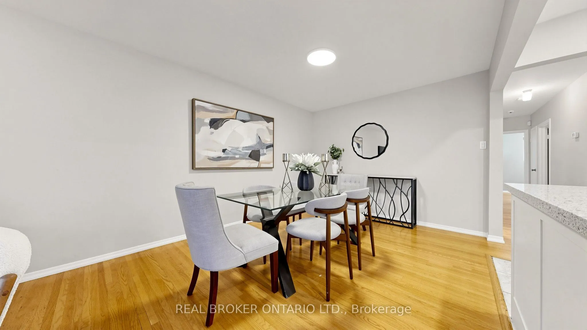 32 Cairnside Crescent