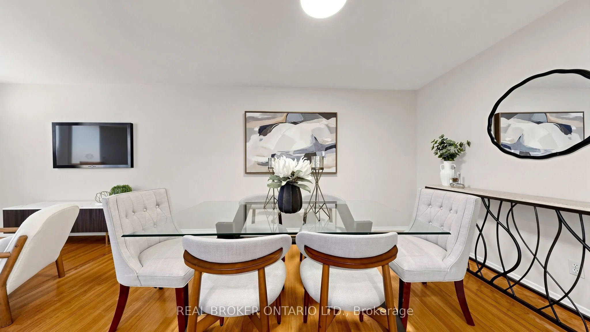 32 Cairnside Crescent