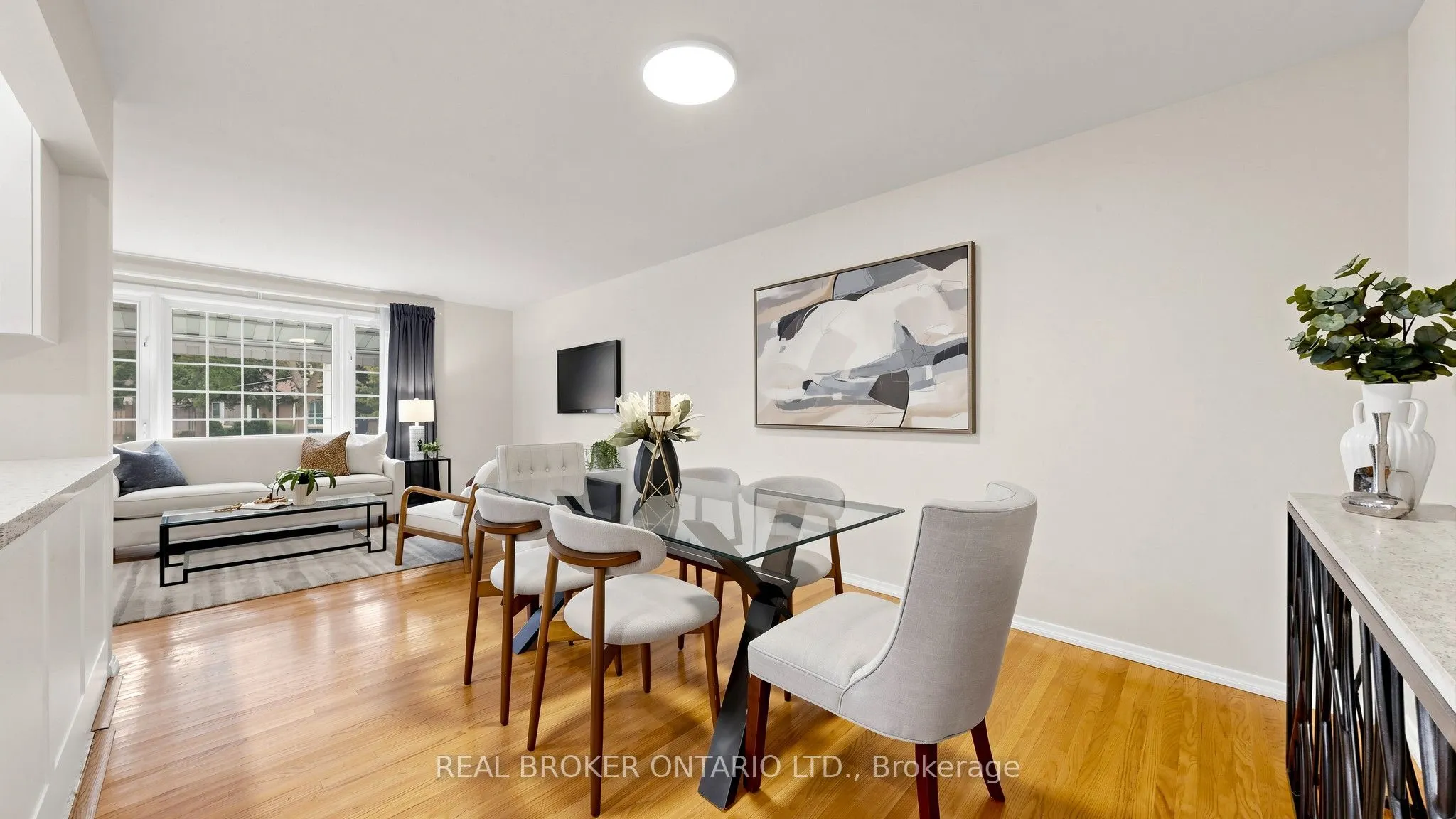 32 Cairnside Crescent