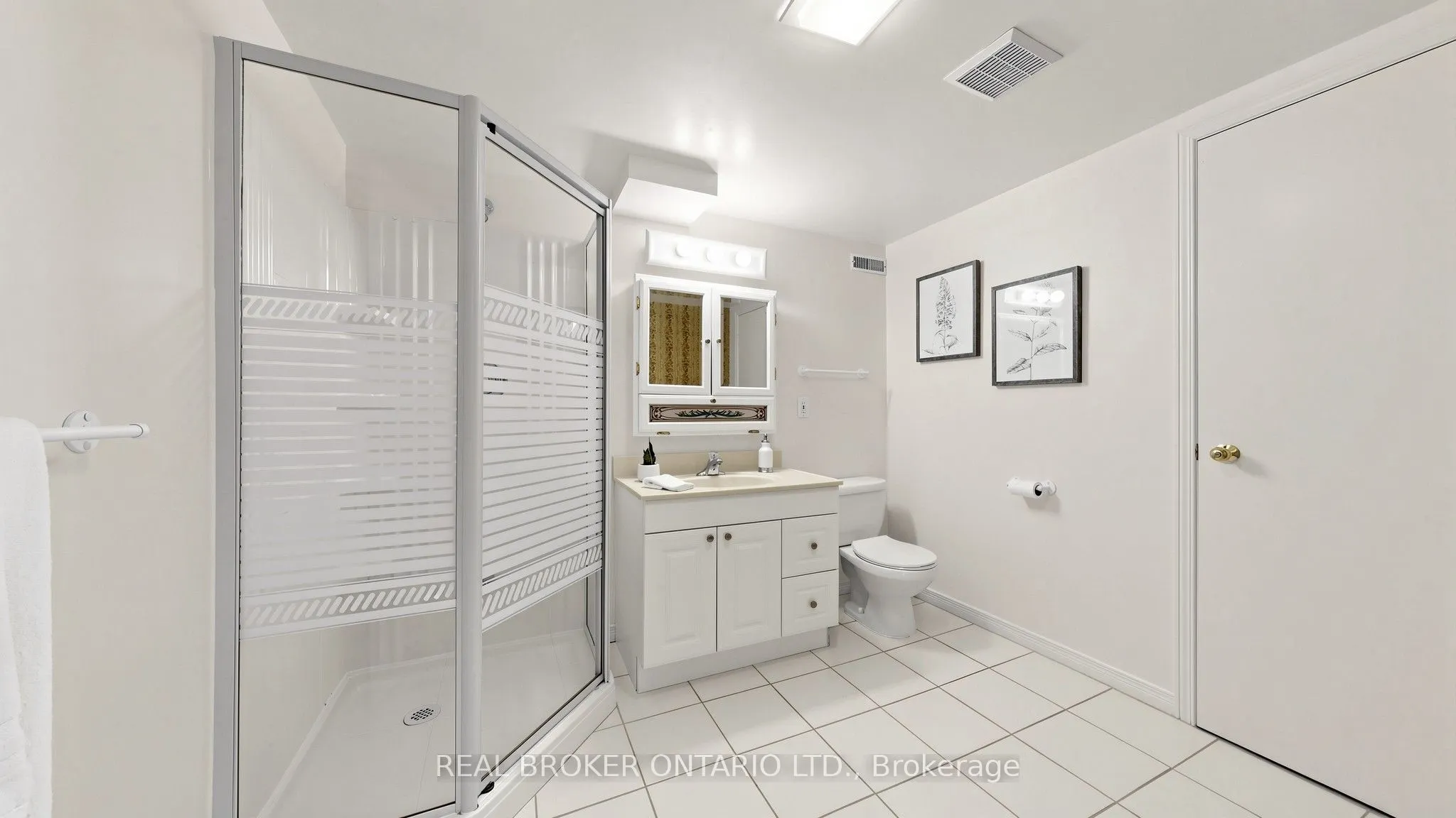 32 Cairnside Crescent