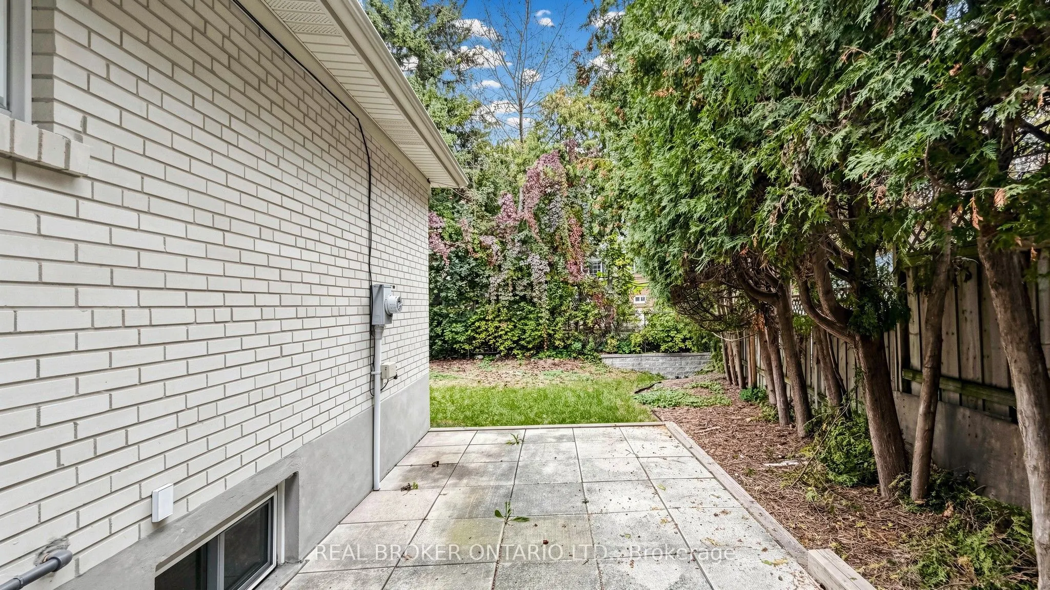 32 Cairnside Crescent
