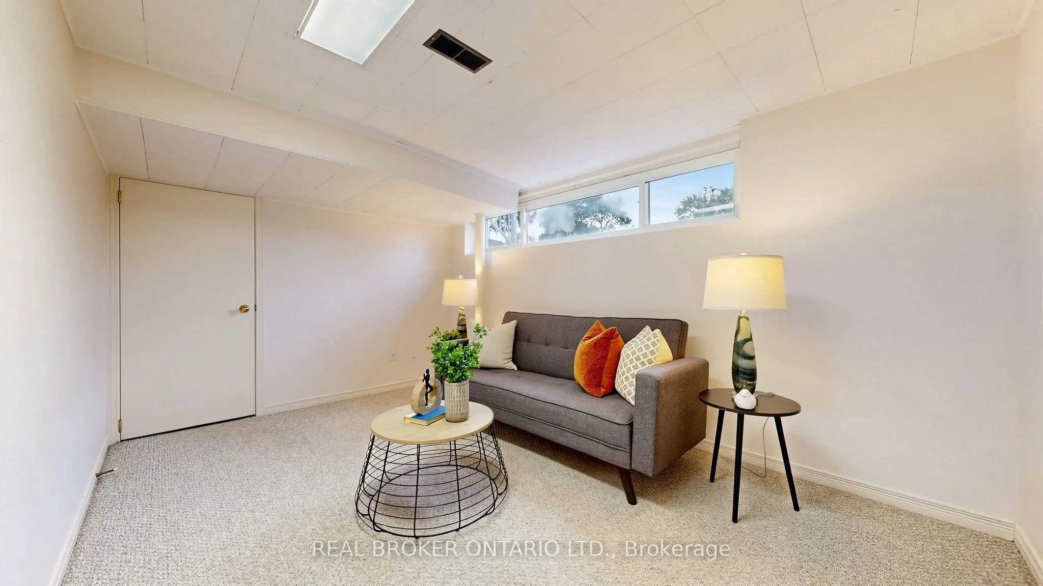 32 Cairnside Crescent