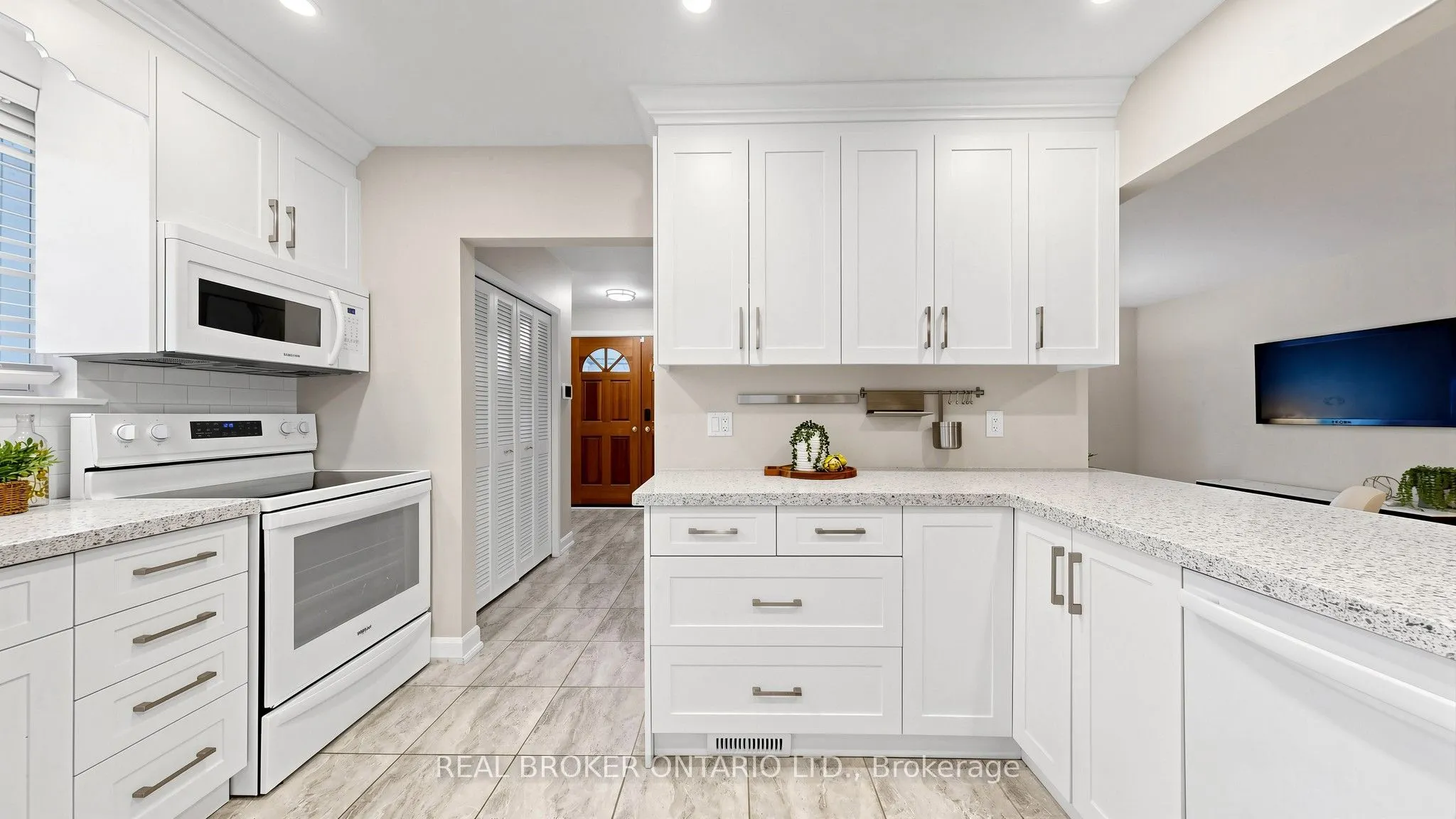 32 Cairnside Crescent
