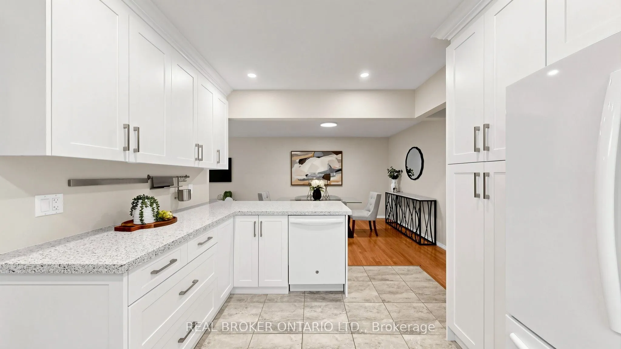 32 Cairnside Crescent