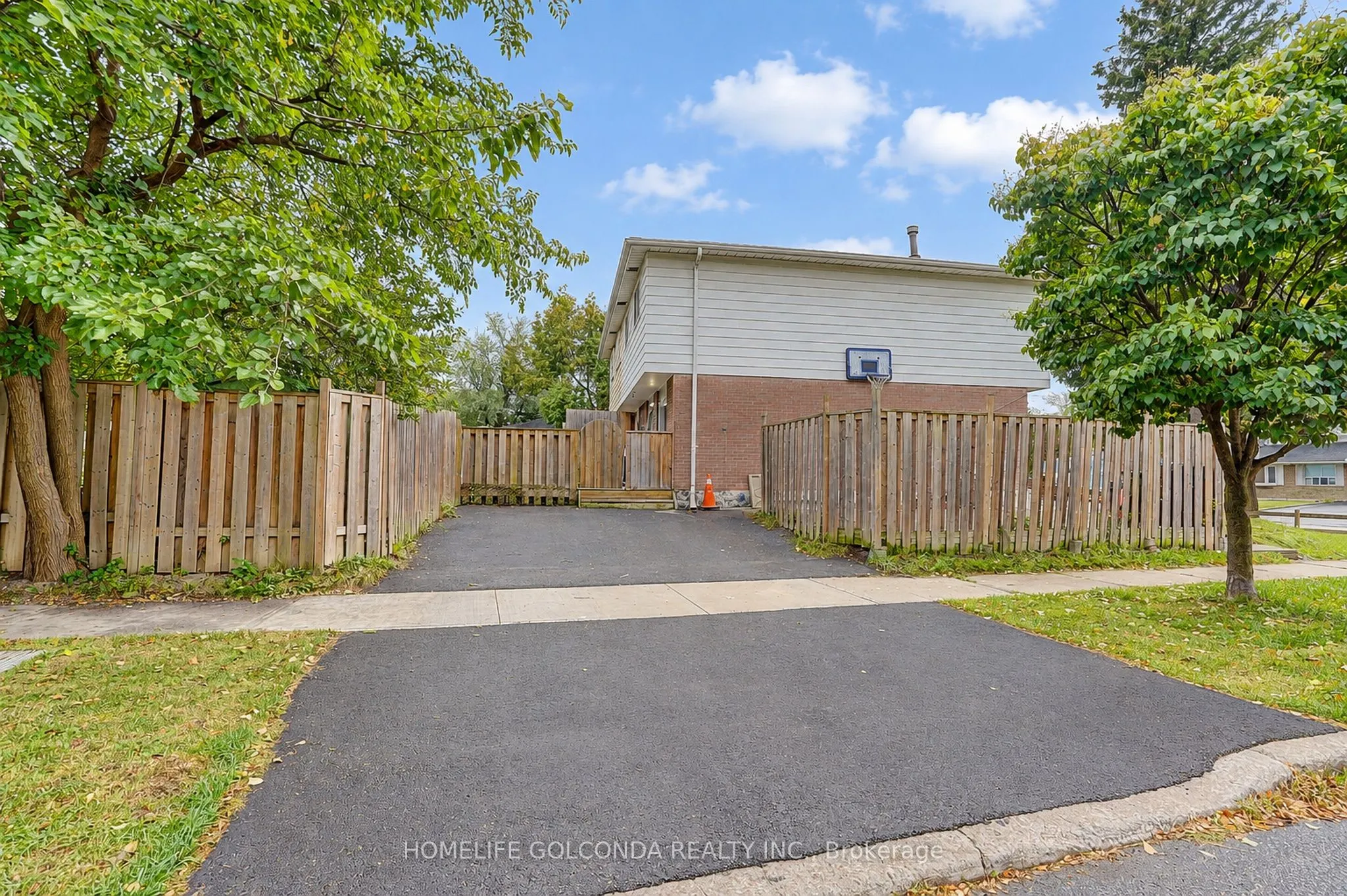 258 Hollyberry Trail