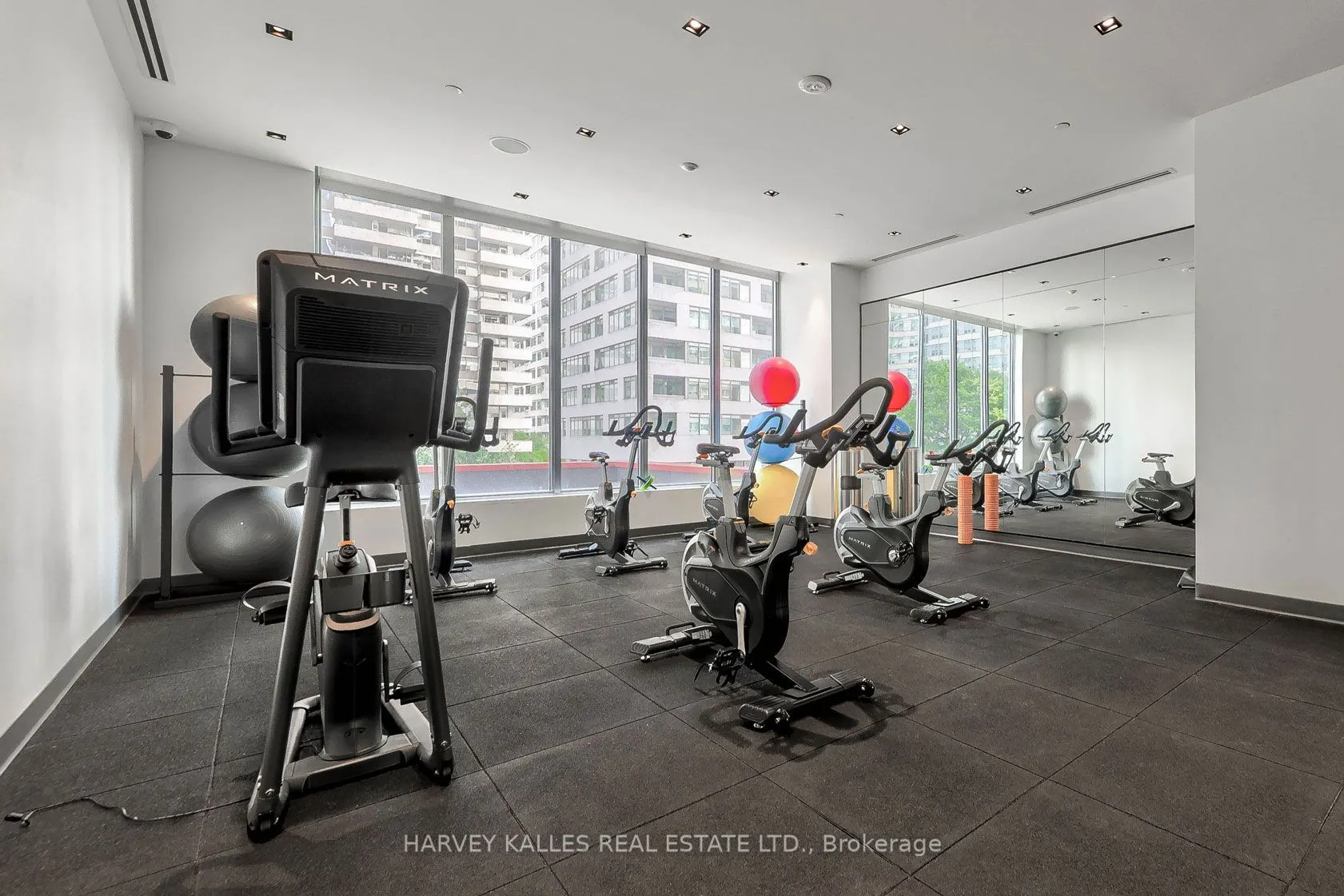 25 Holly Street #2209