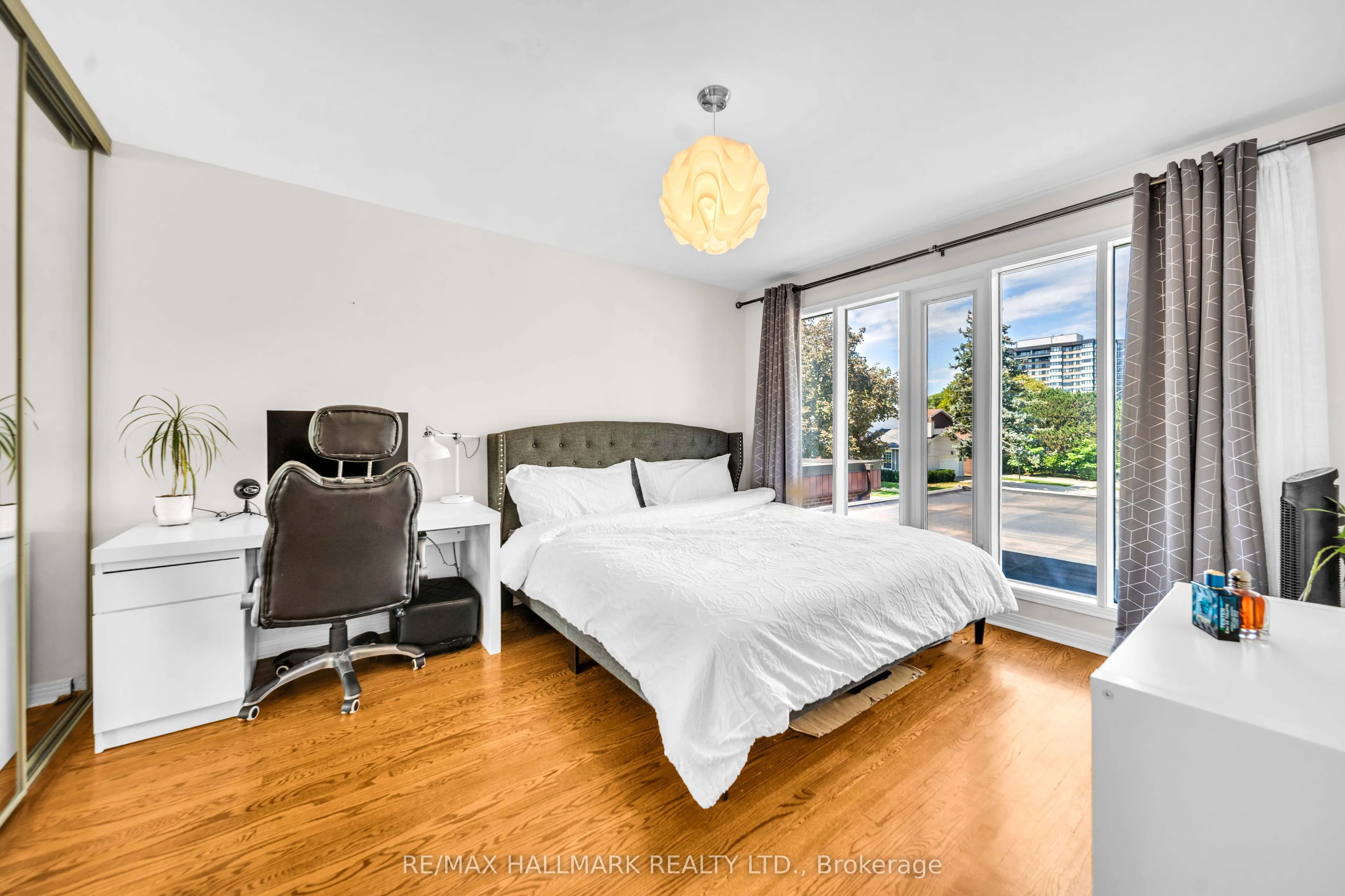 17 Twin Circle Court
