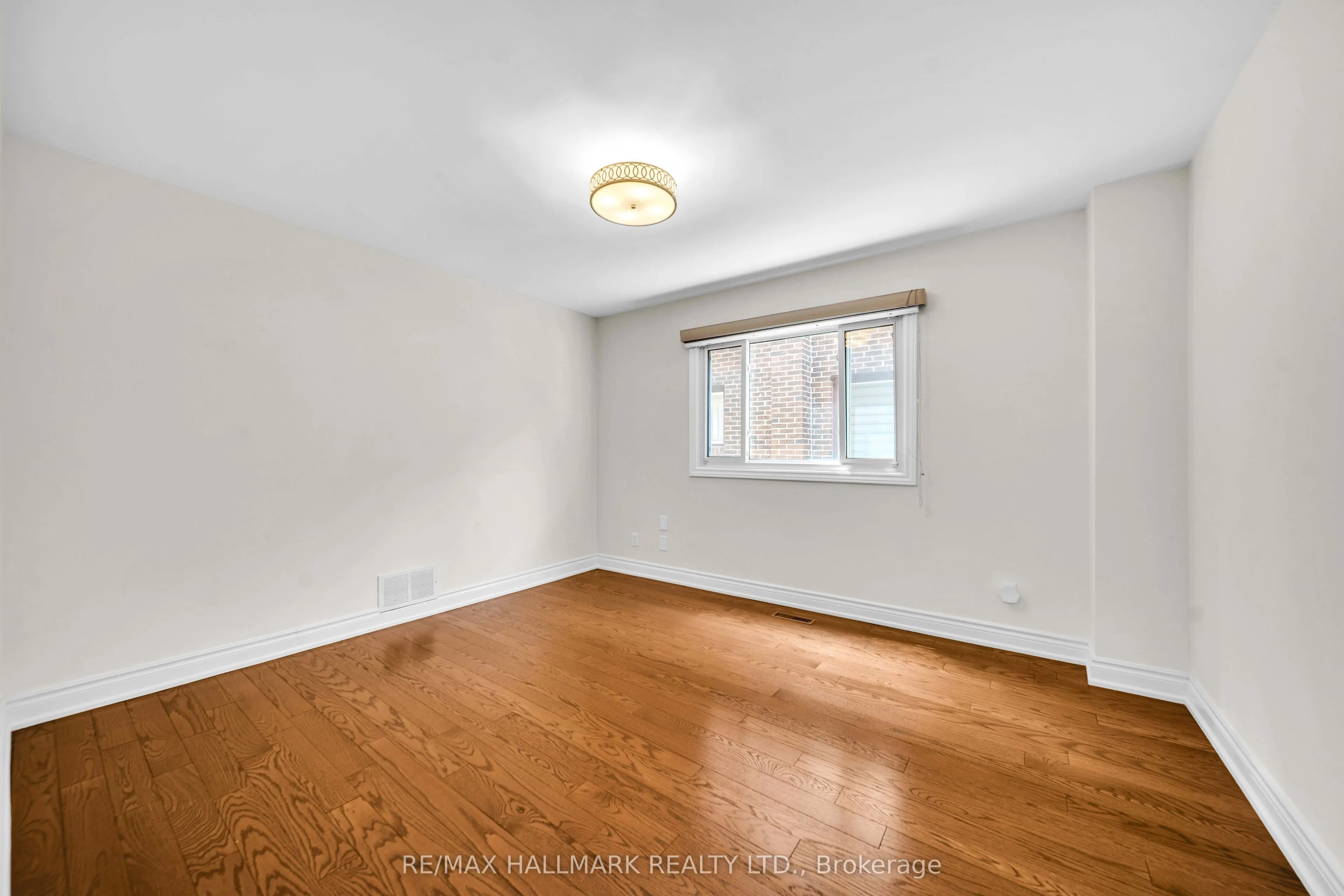 17 Twin Circle Court