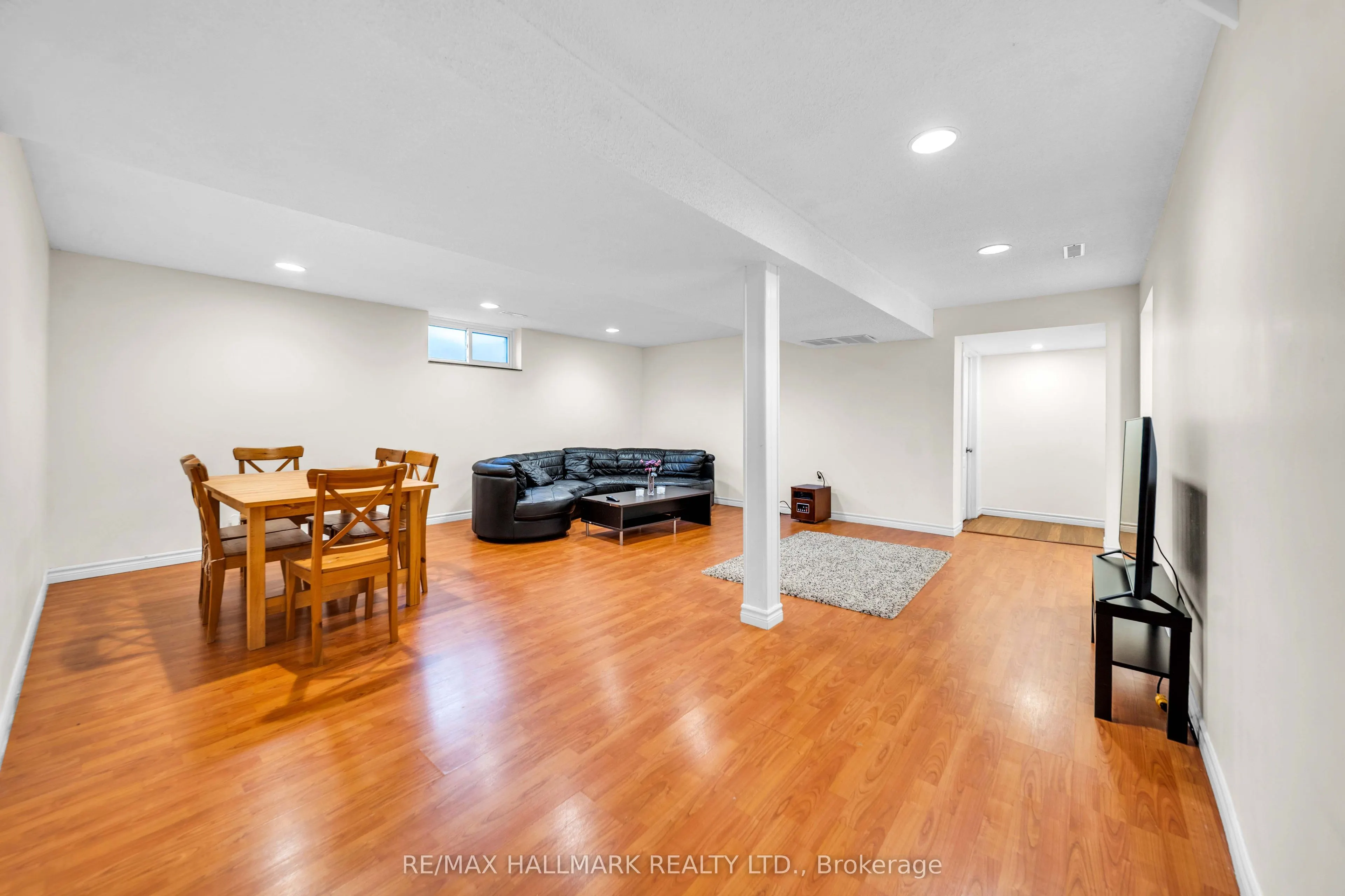 17 Twin Circle Court