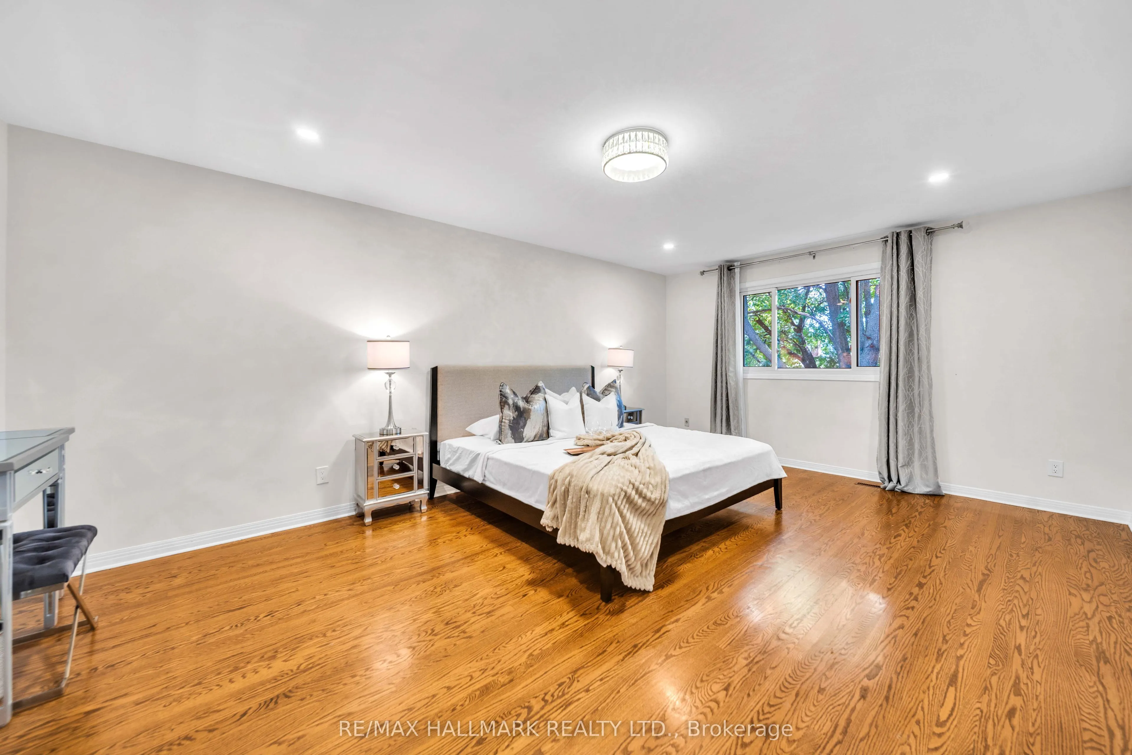 17 Twin Circle Court