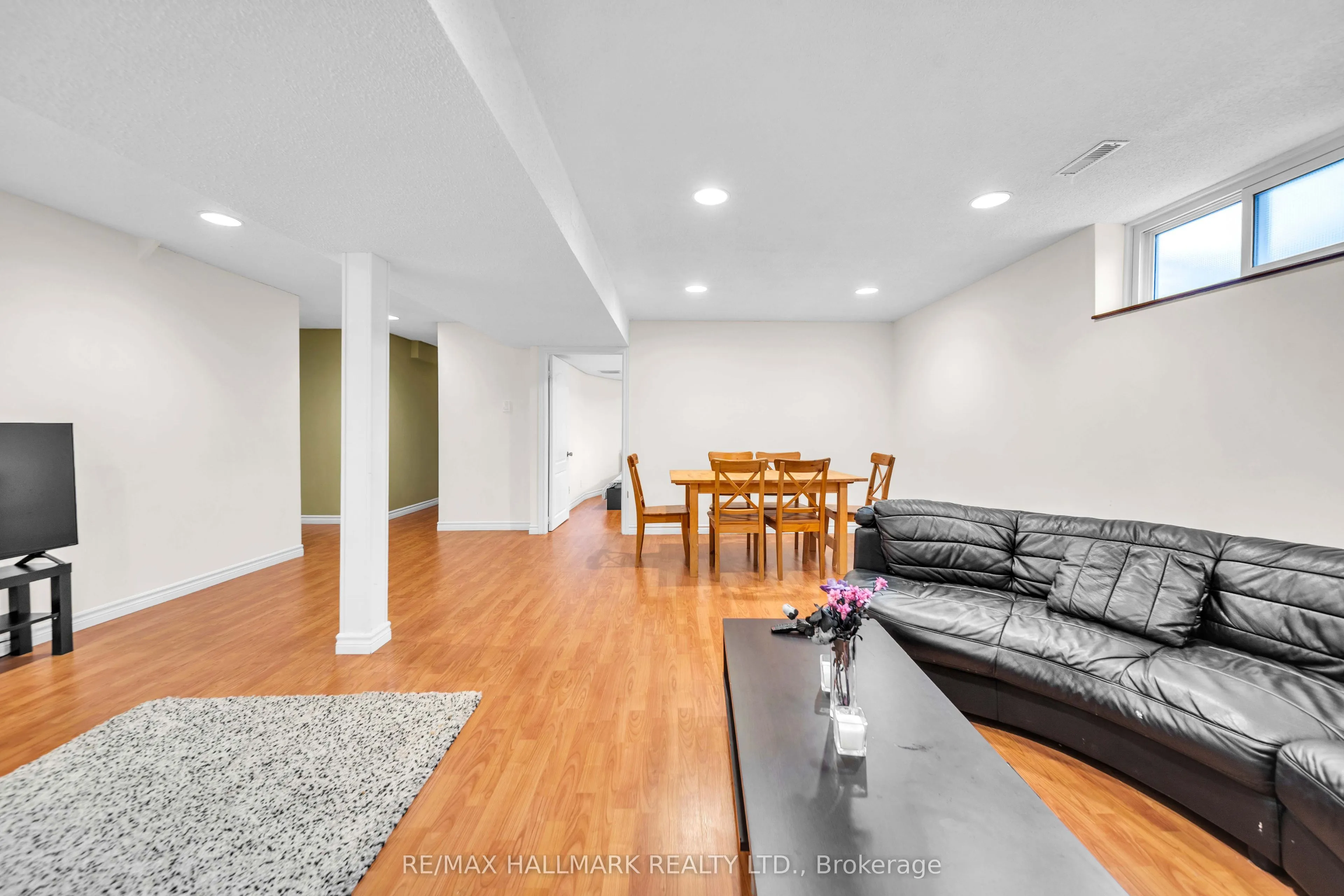 17 Twin Circle Court