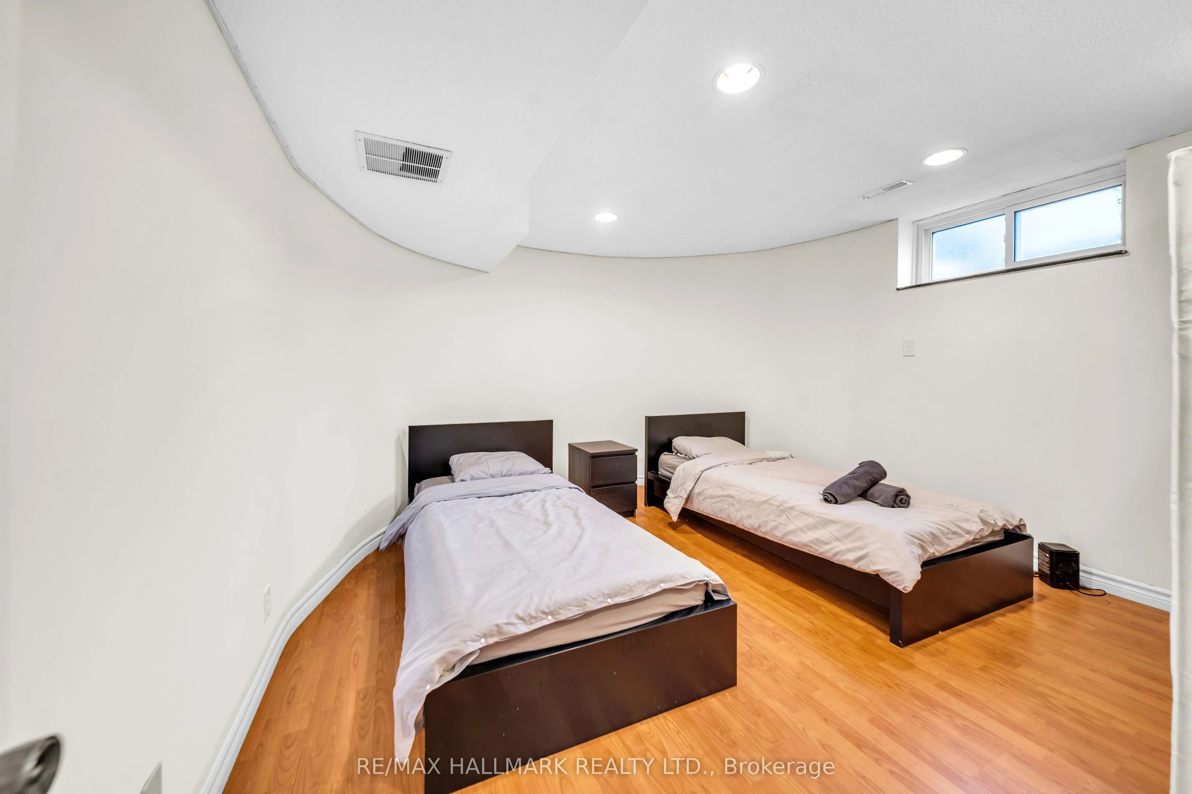 17 Twin Circle Court