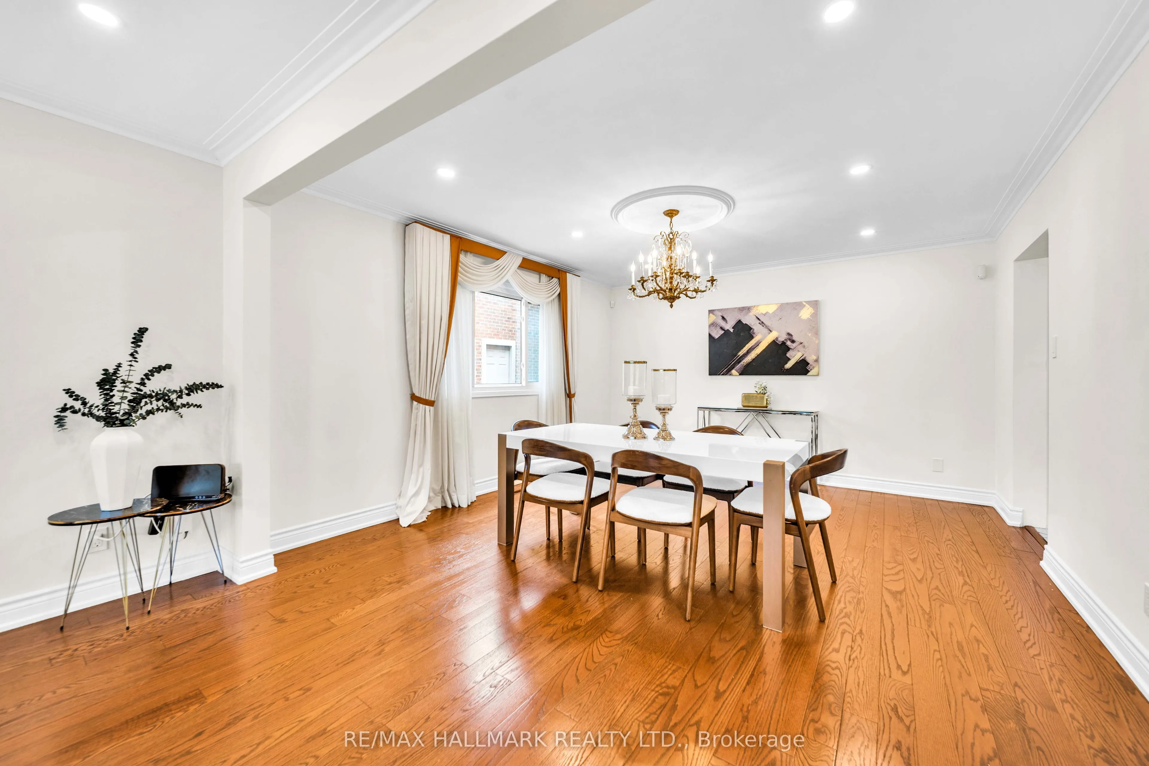 17 Twin Circle Court