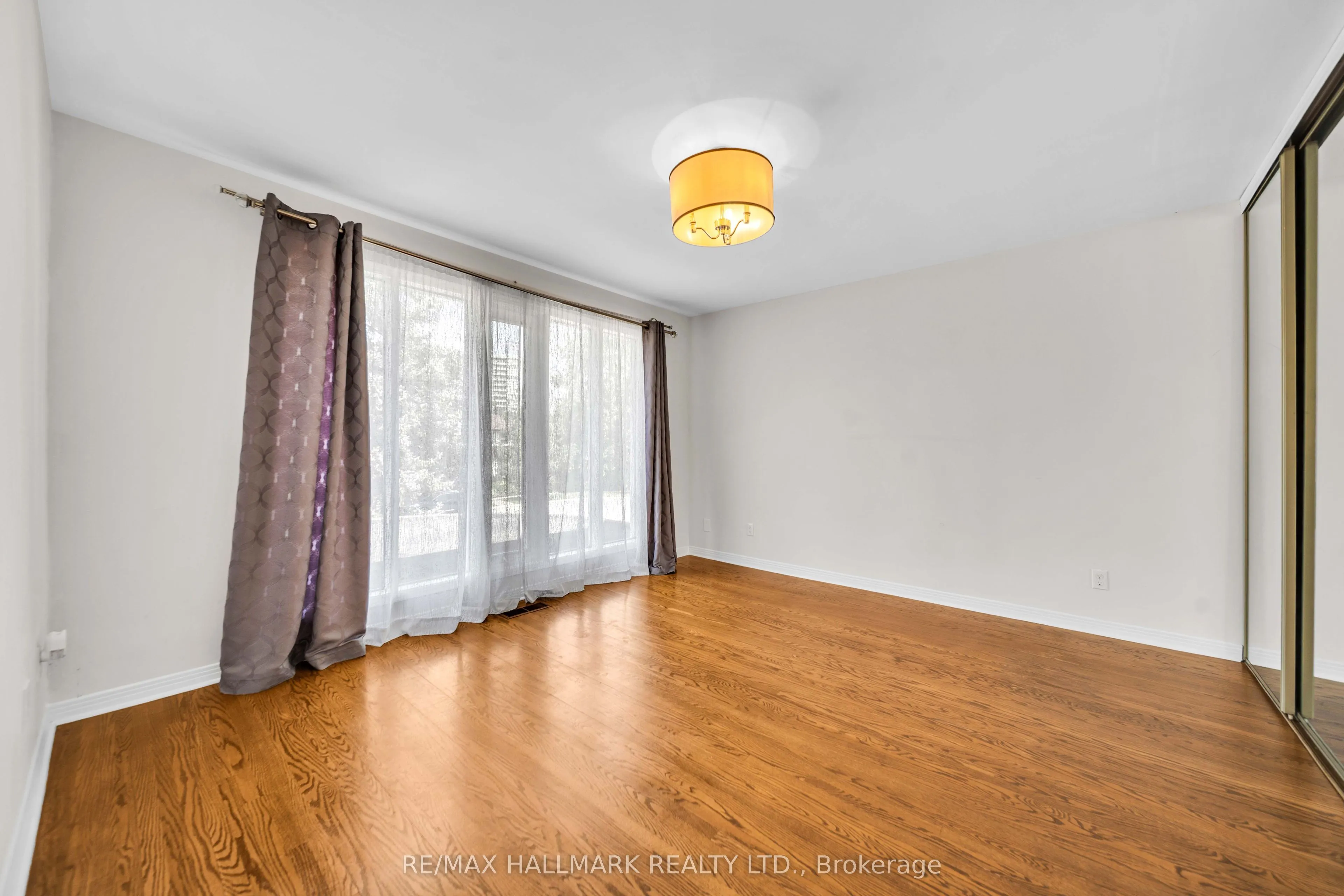 17 Twin Circle Court