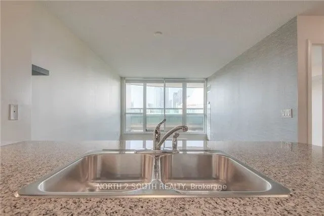 25 Lower Simcoe Street #712