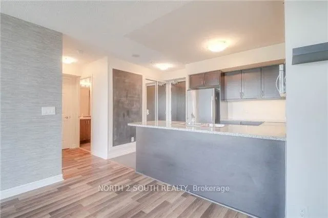 25 Lower Simcoe Street #712