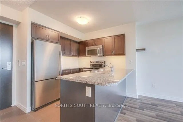 25 Lower Simcoe Street #712