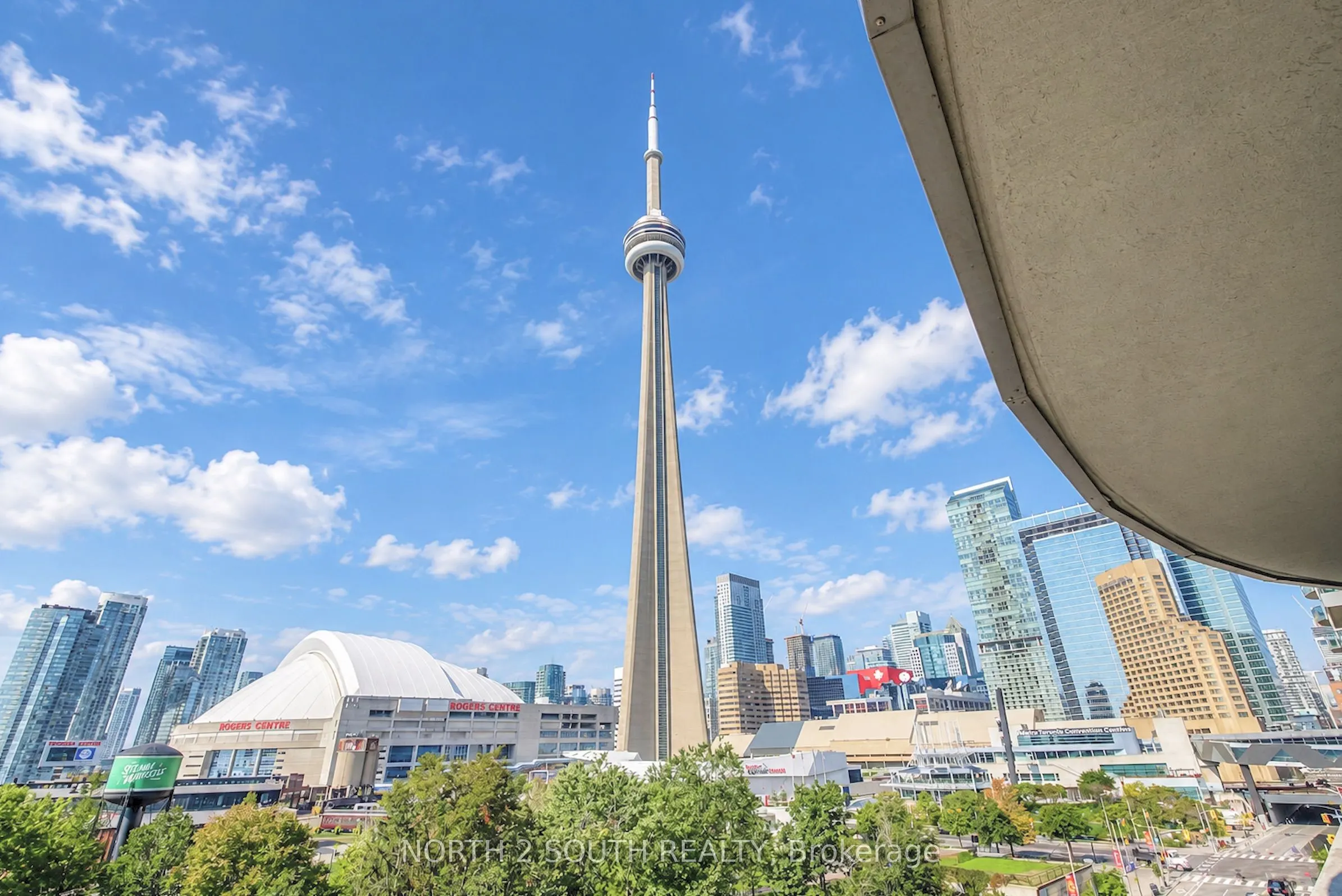25 Lower Simcoe Street #712