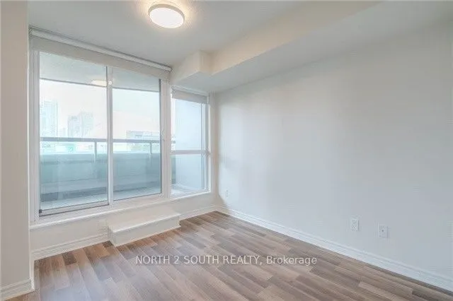 25 Lower Simcoe Street #712