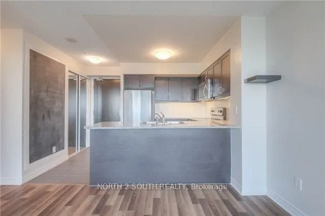25 Lower Simcoe Street #712