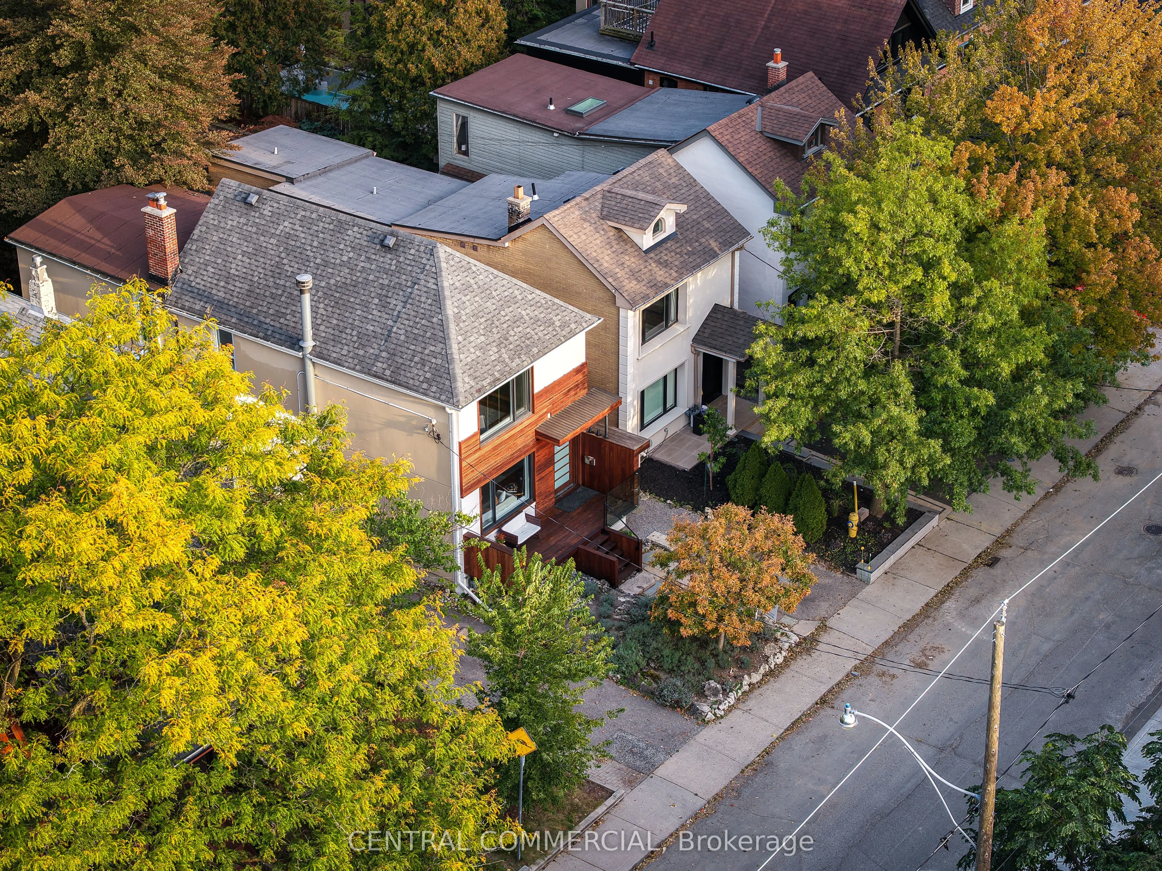 47 Hilton Avenue