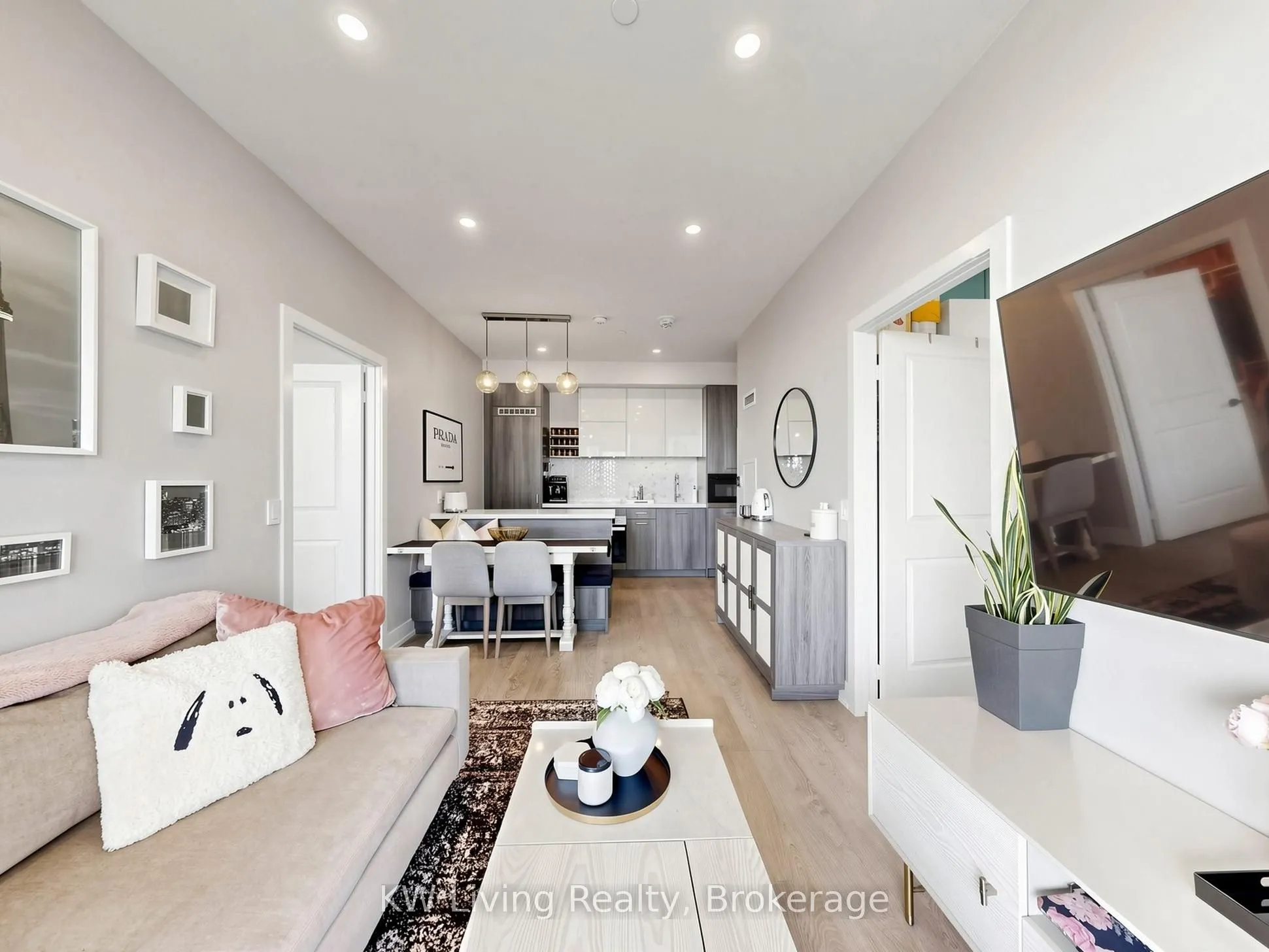 11 Lillian Street #406