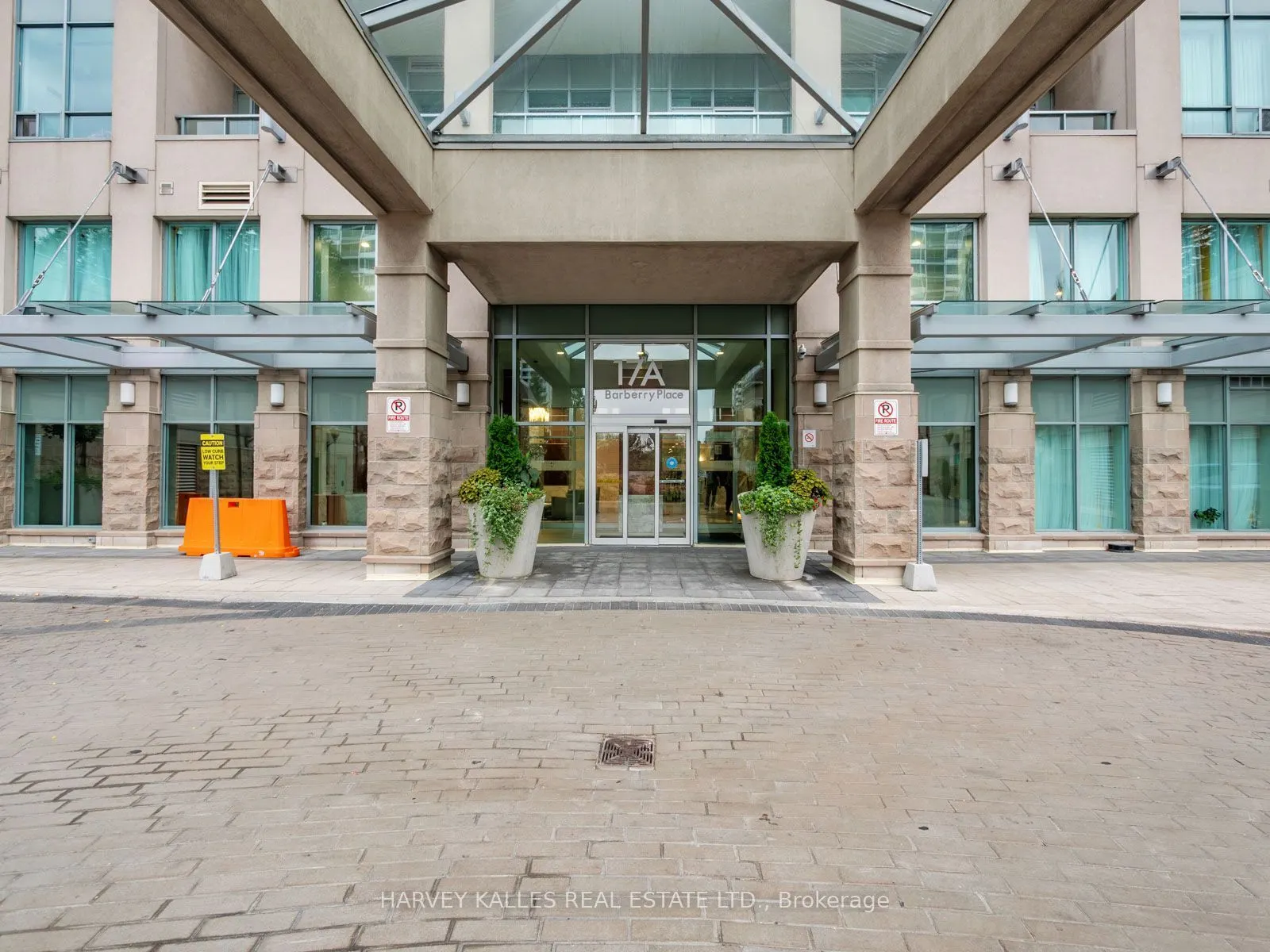 17 Barberry Place #1814