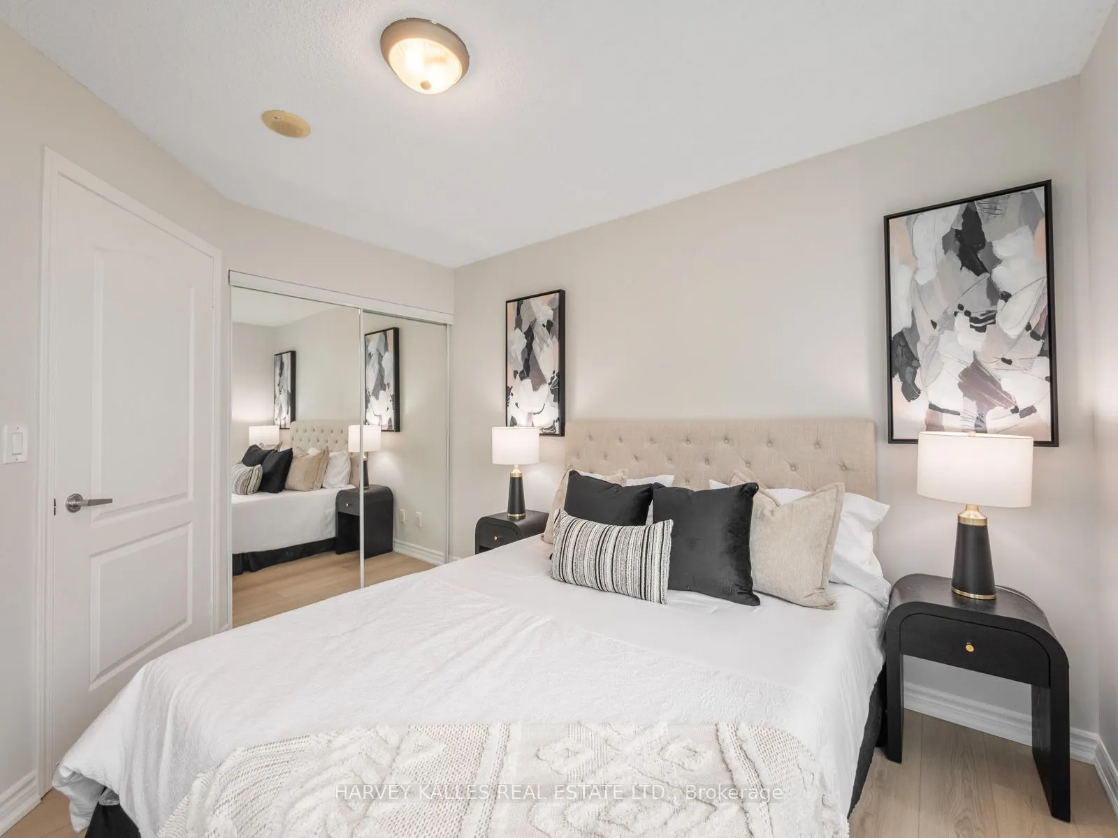 17 Barberry Place #1814
