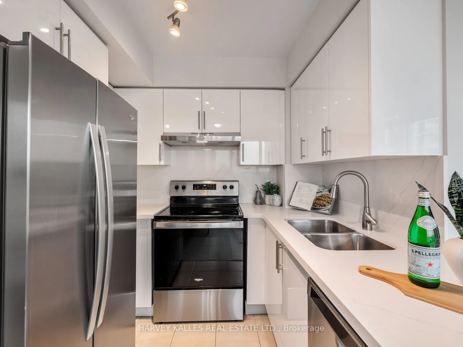 17 Barberry Place #1814
