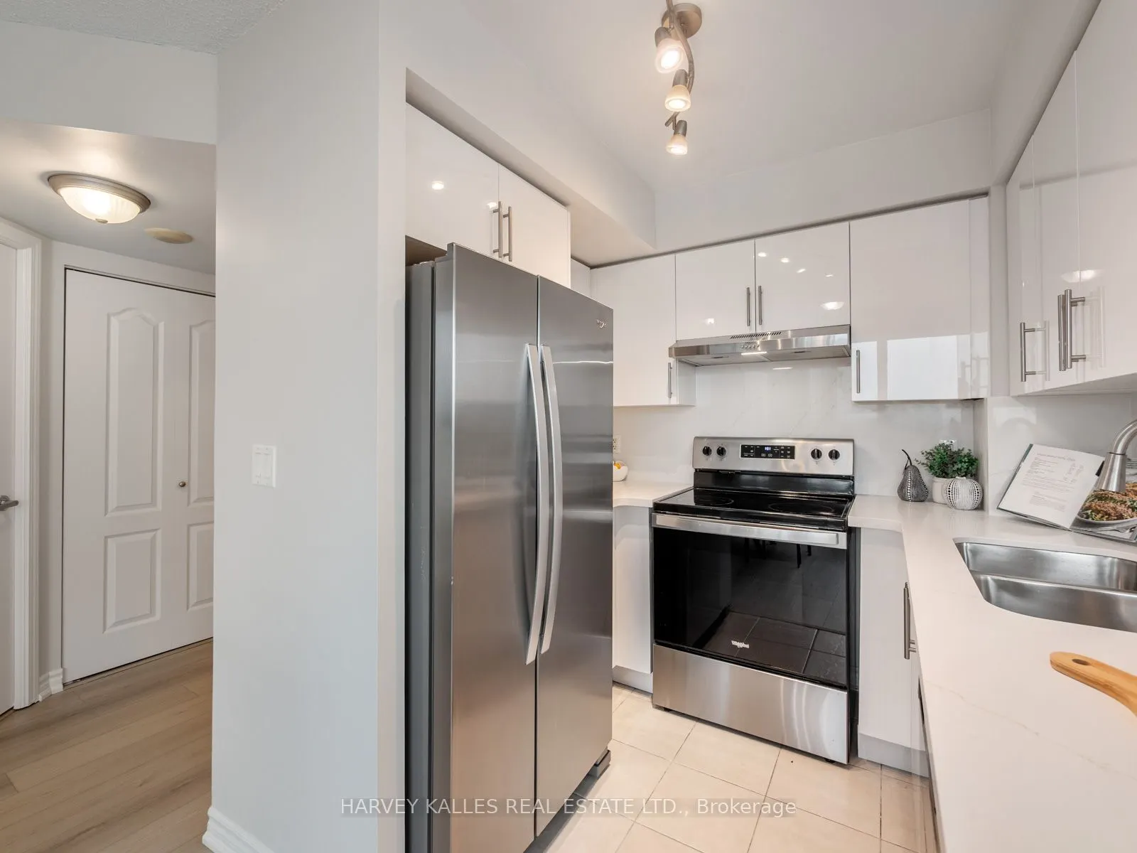 17 Barberry Place #1814
