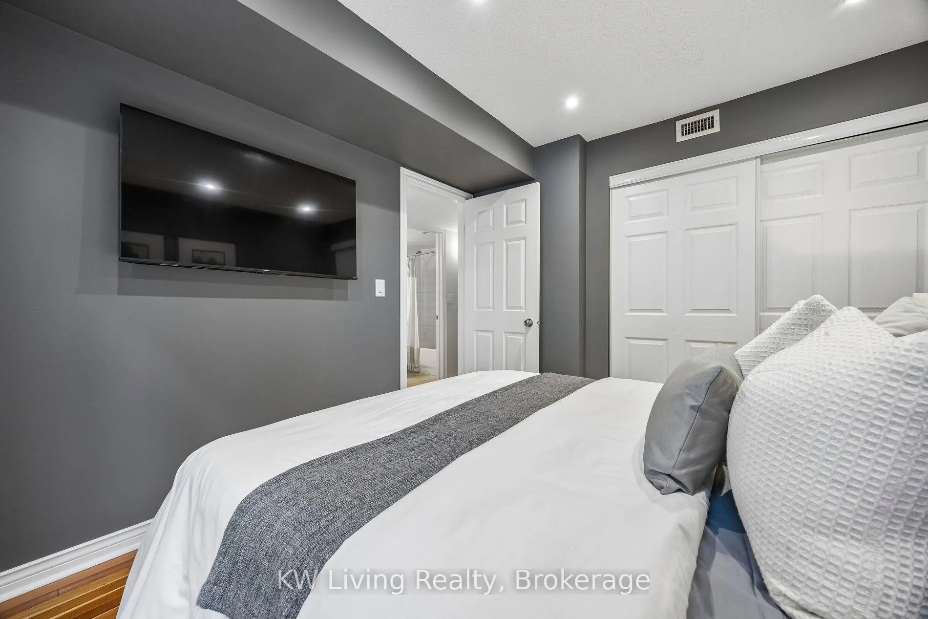 87 Lillian Street #3