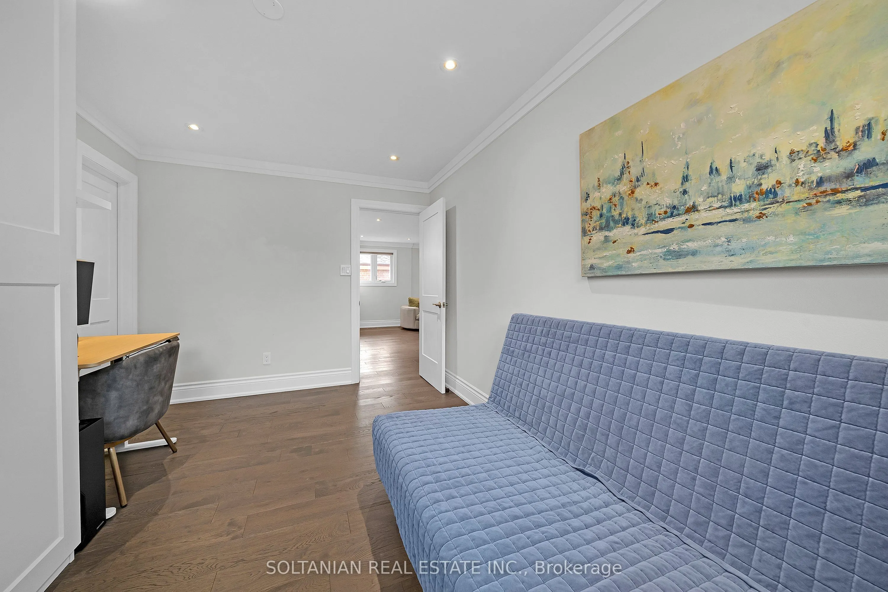 33 Madawaska Avenue