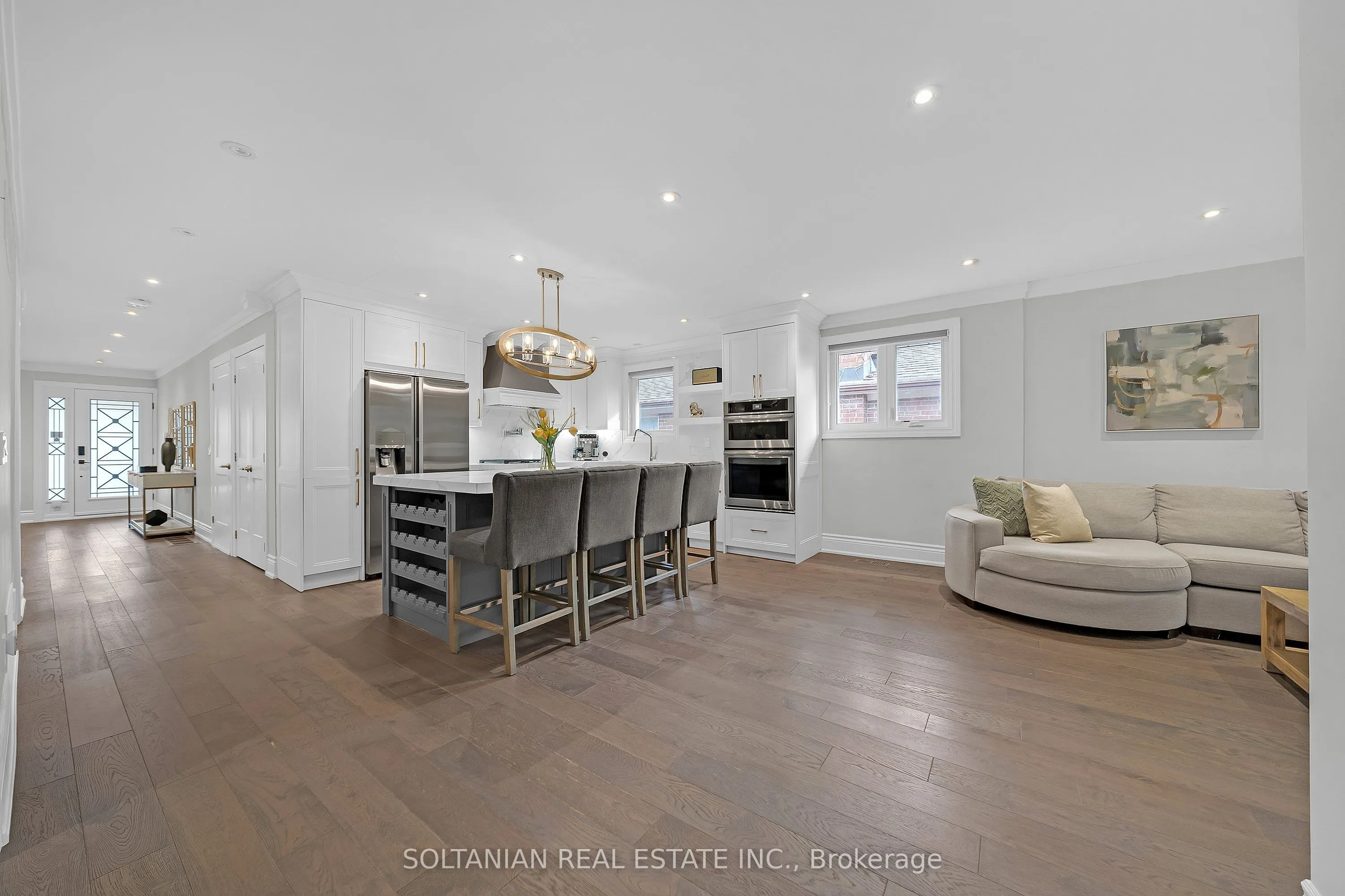 33 Madawaska Avenue