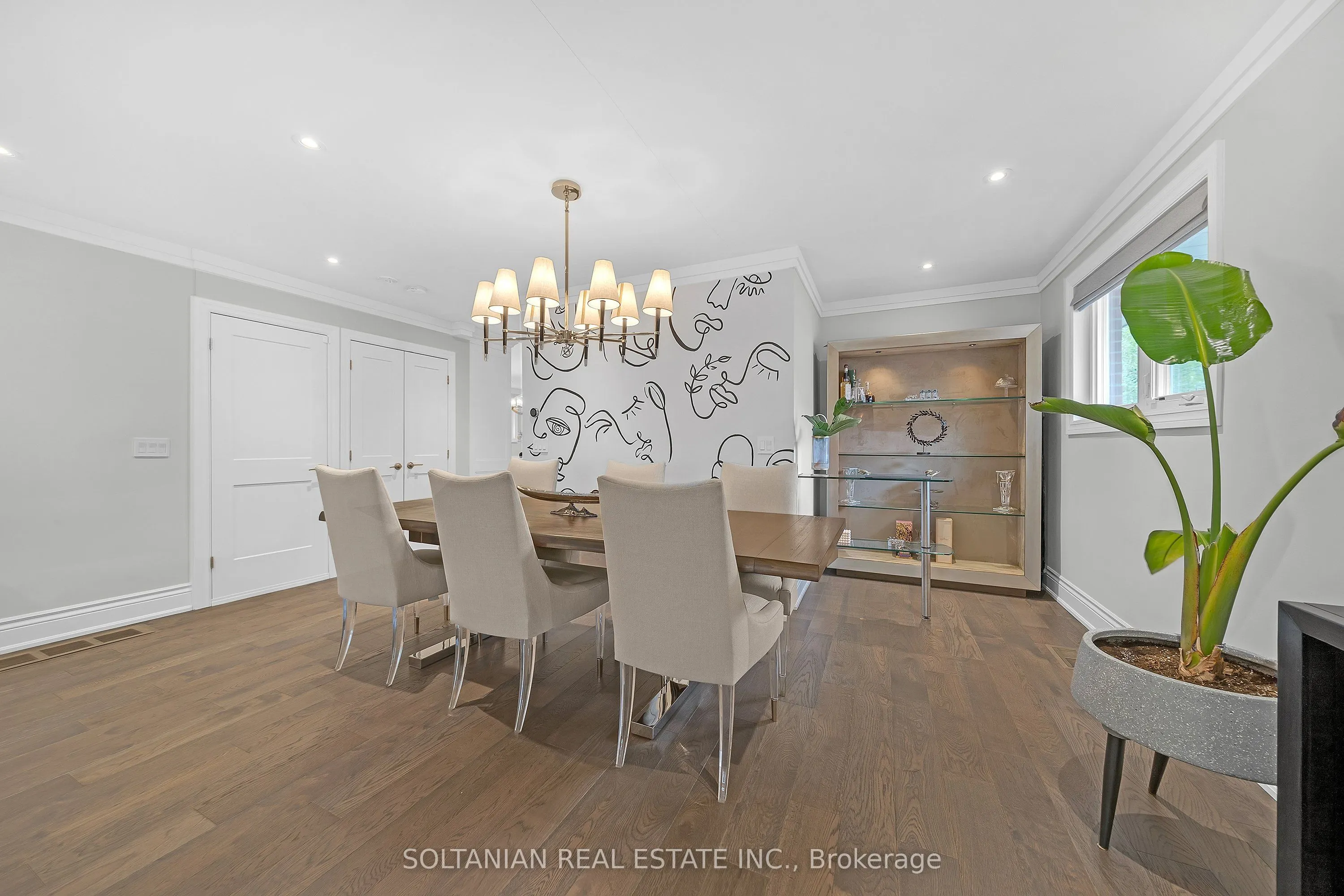 33 Madawaska Avenue