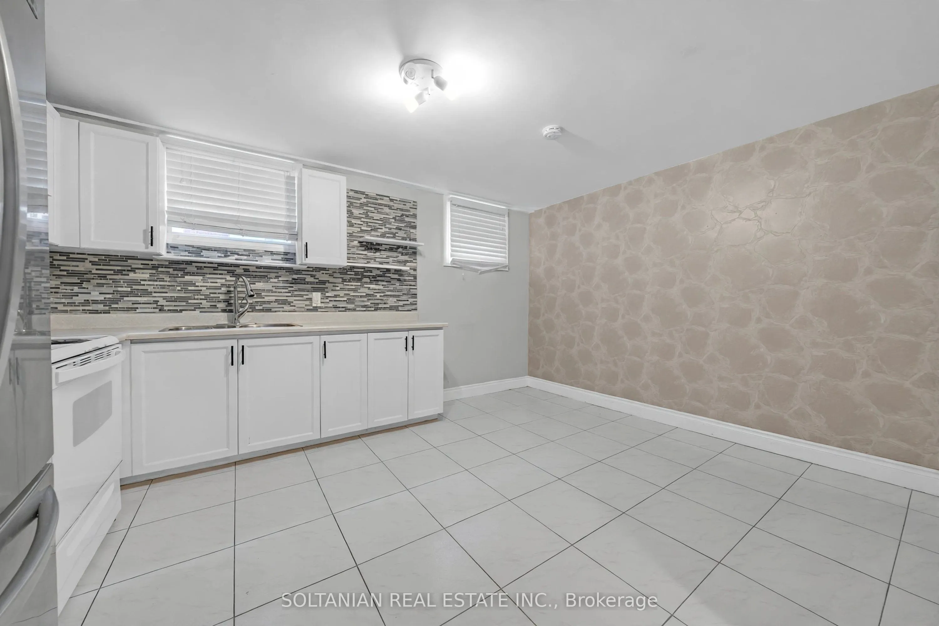 33 Madawaska Avenue