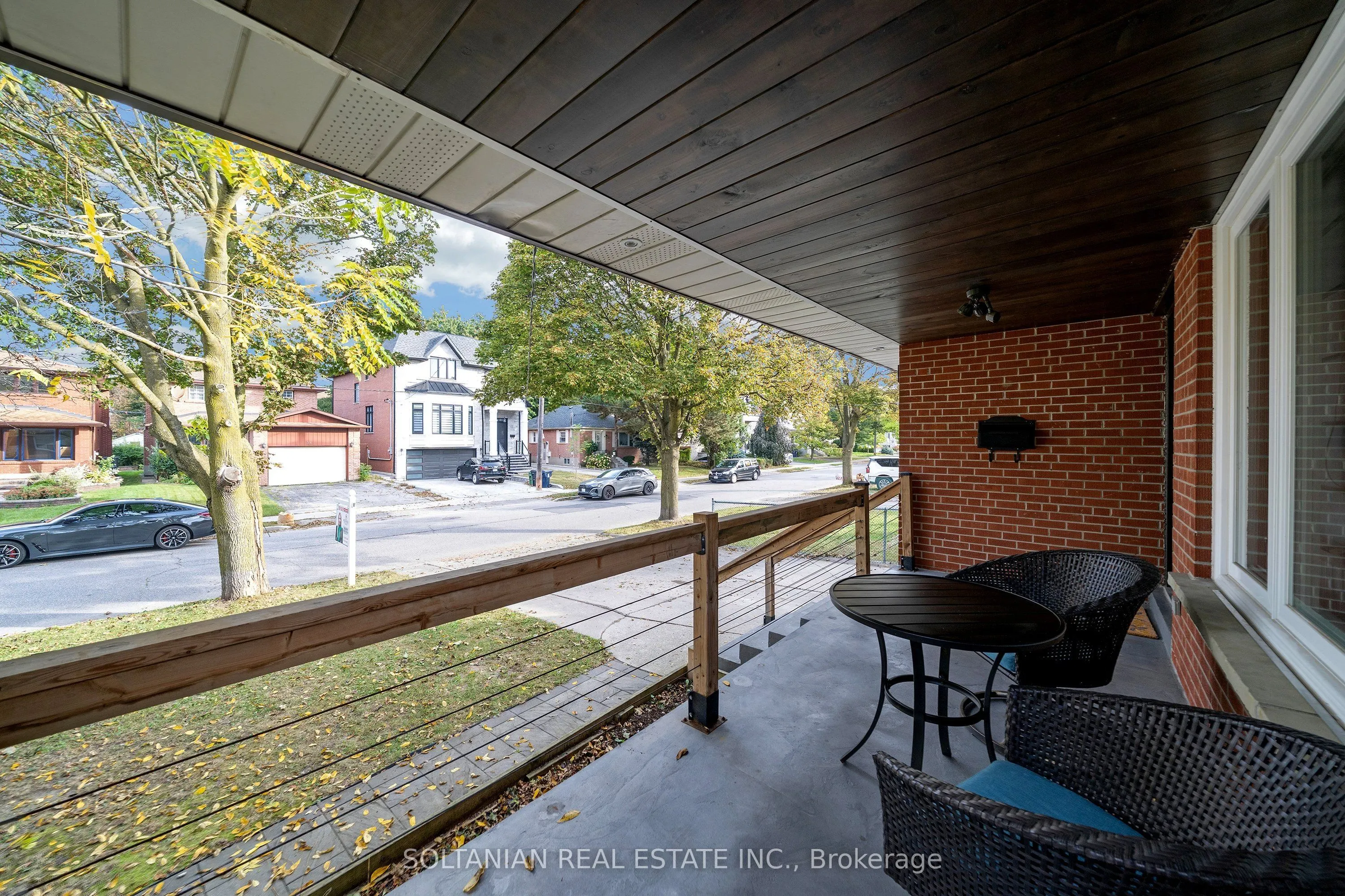 33 Madawaska Avenue